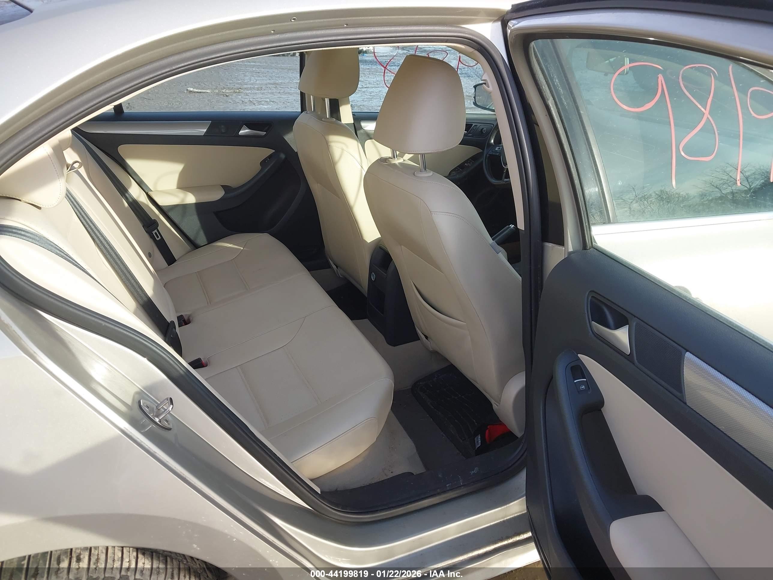 VOLKSWAGEN JETTA image 8