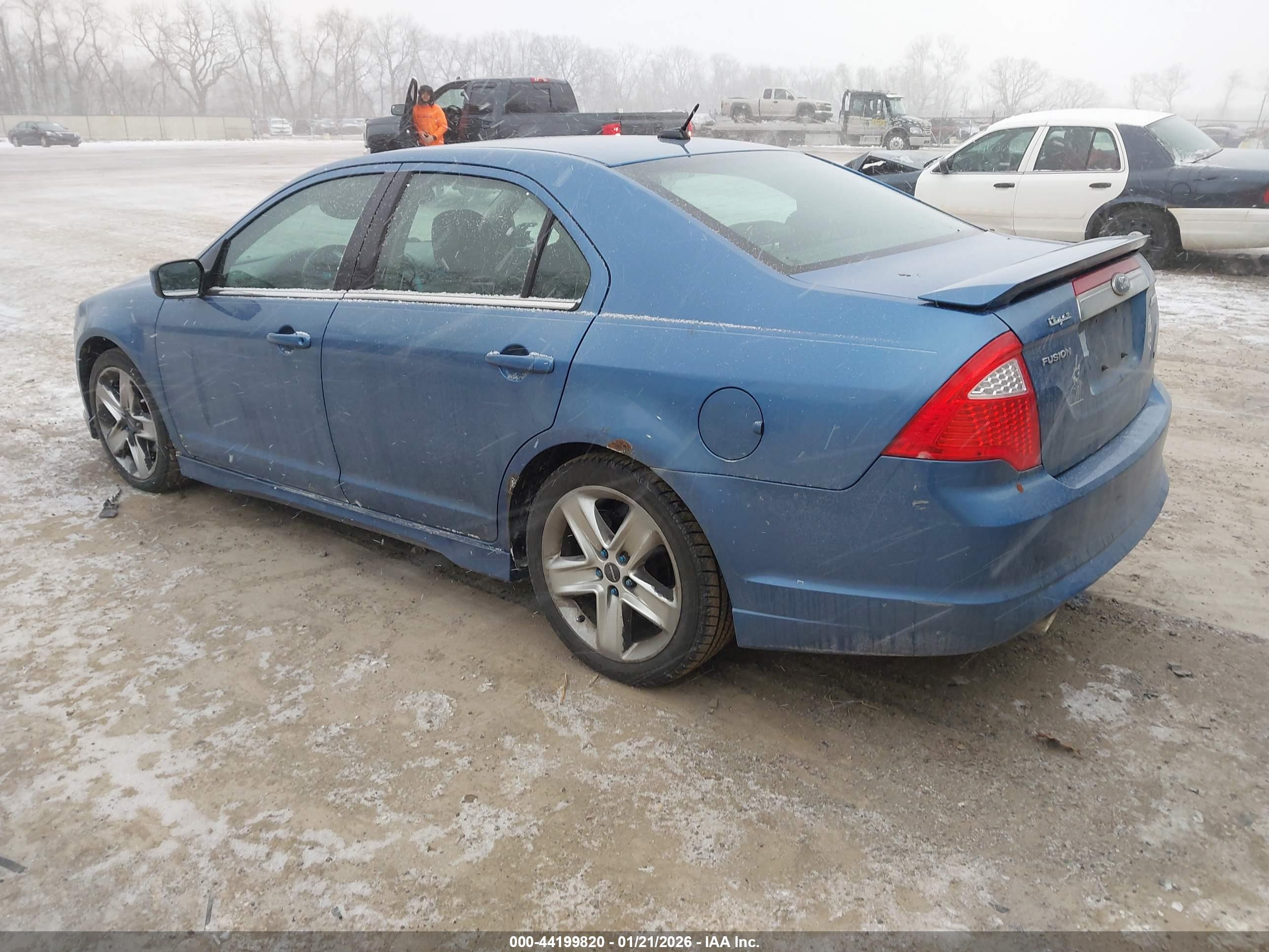 FORD FUSION image 3