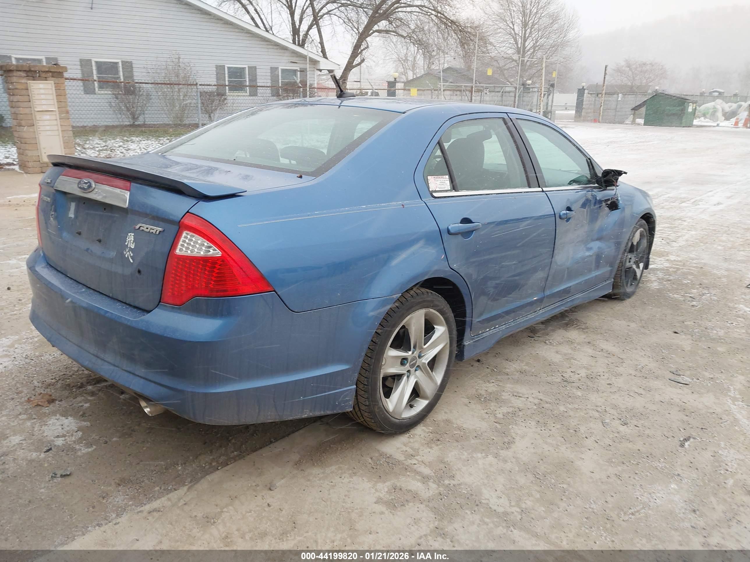 FORD FUSION image 4