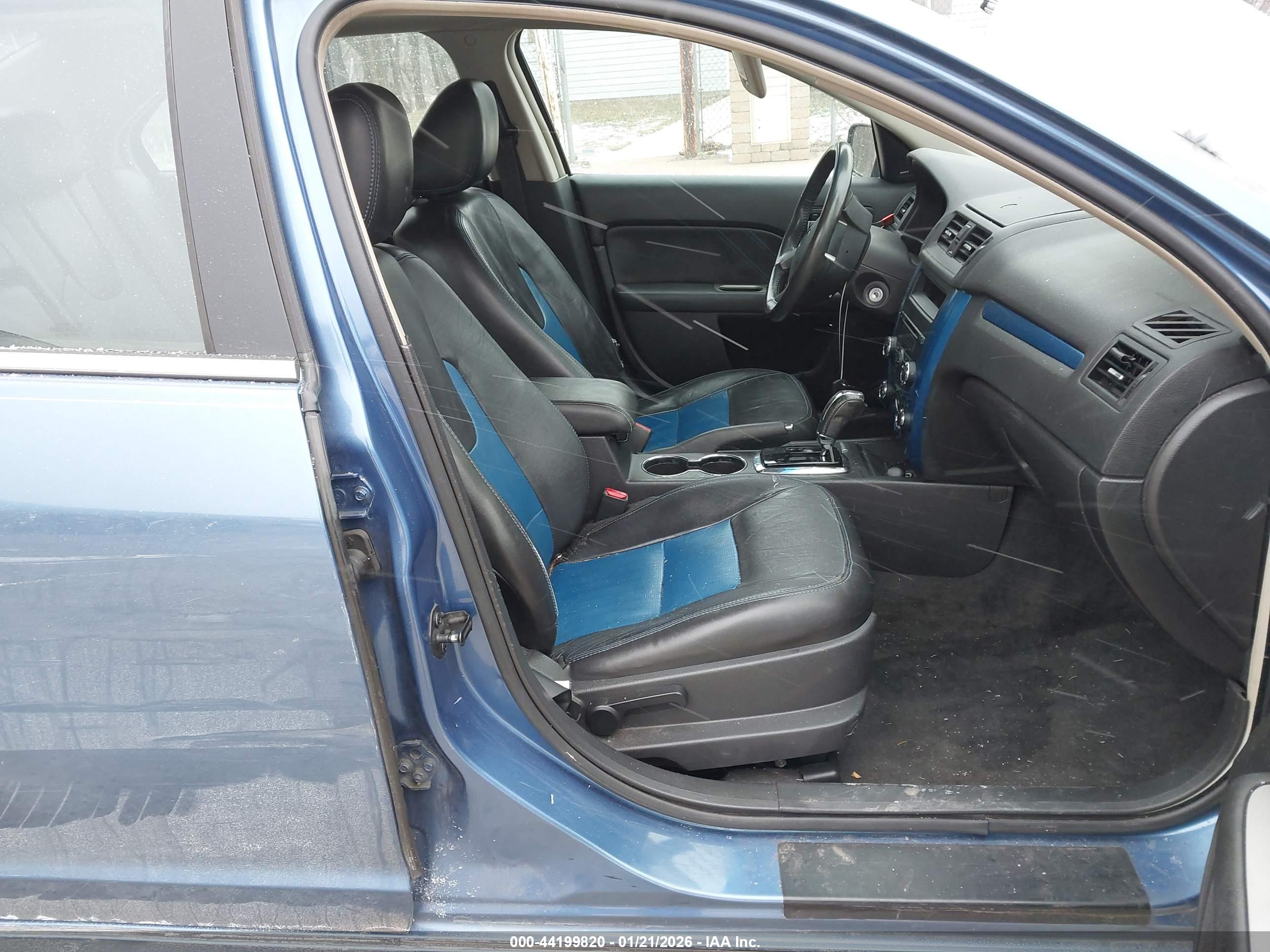FORD FUSION image 5
