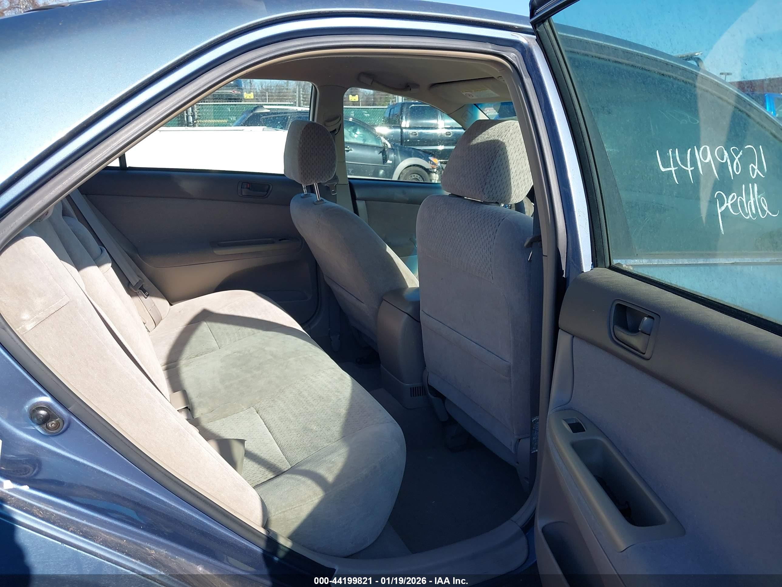TOYOTA CAMRY image 8