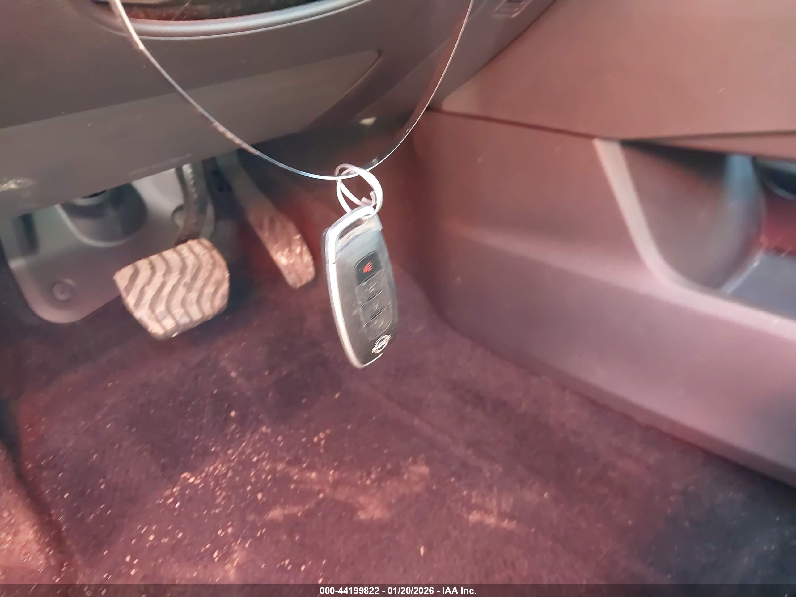 NISSAN ROGUE image 11
