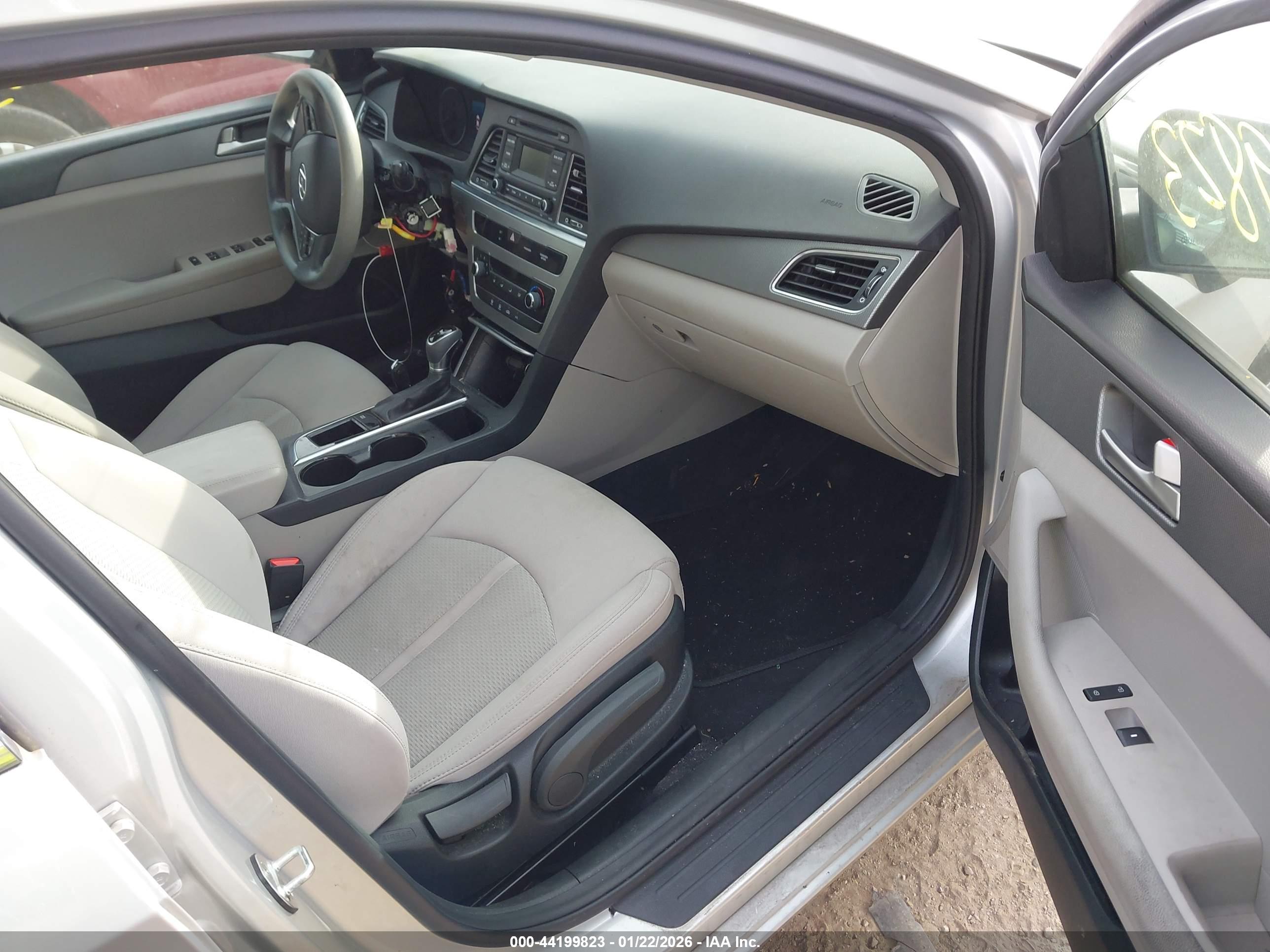 HYUNDAI SONATA image 5