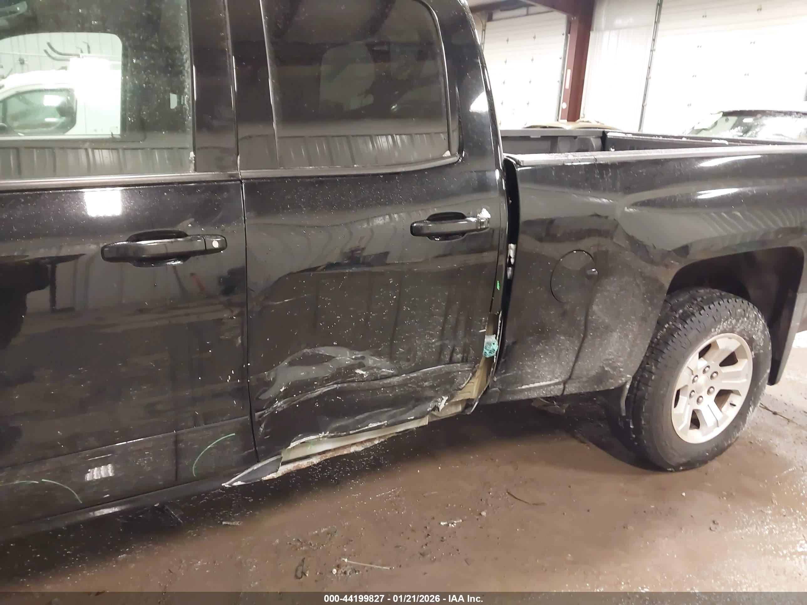 CHEVROLET SILVERADO image 6
