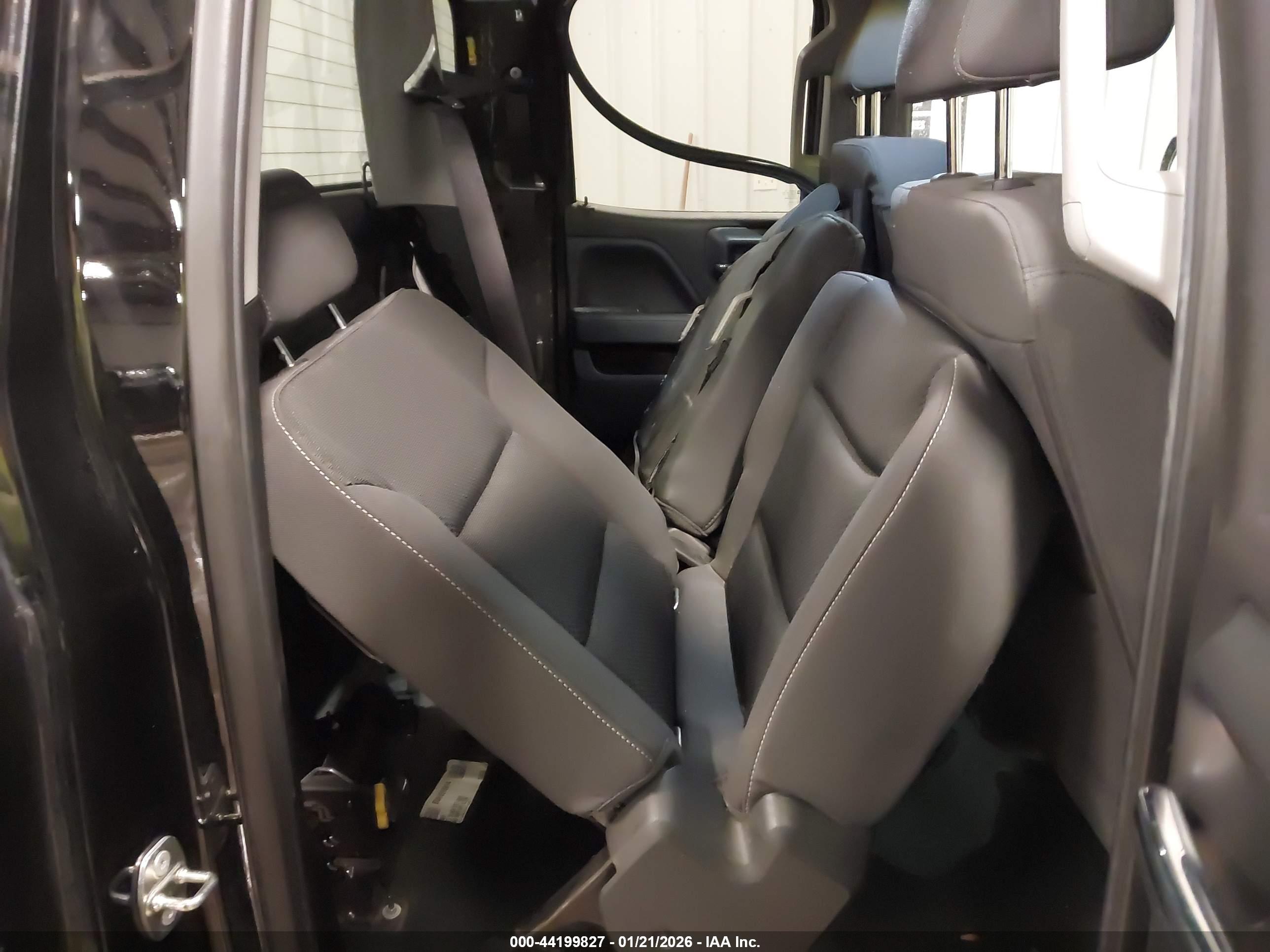CHEVROLET SILVERADO image 8