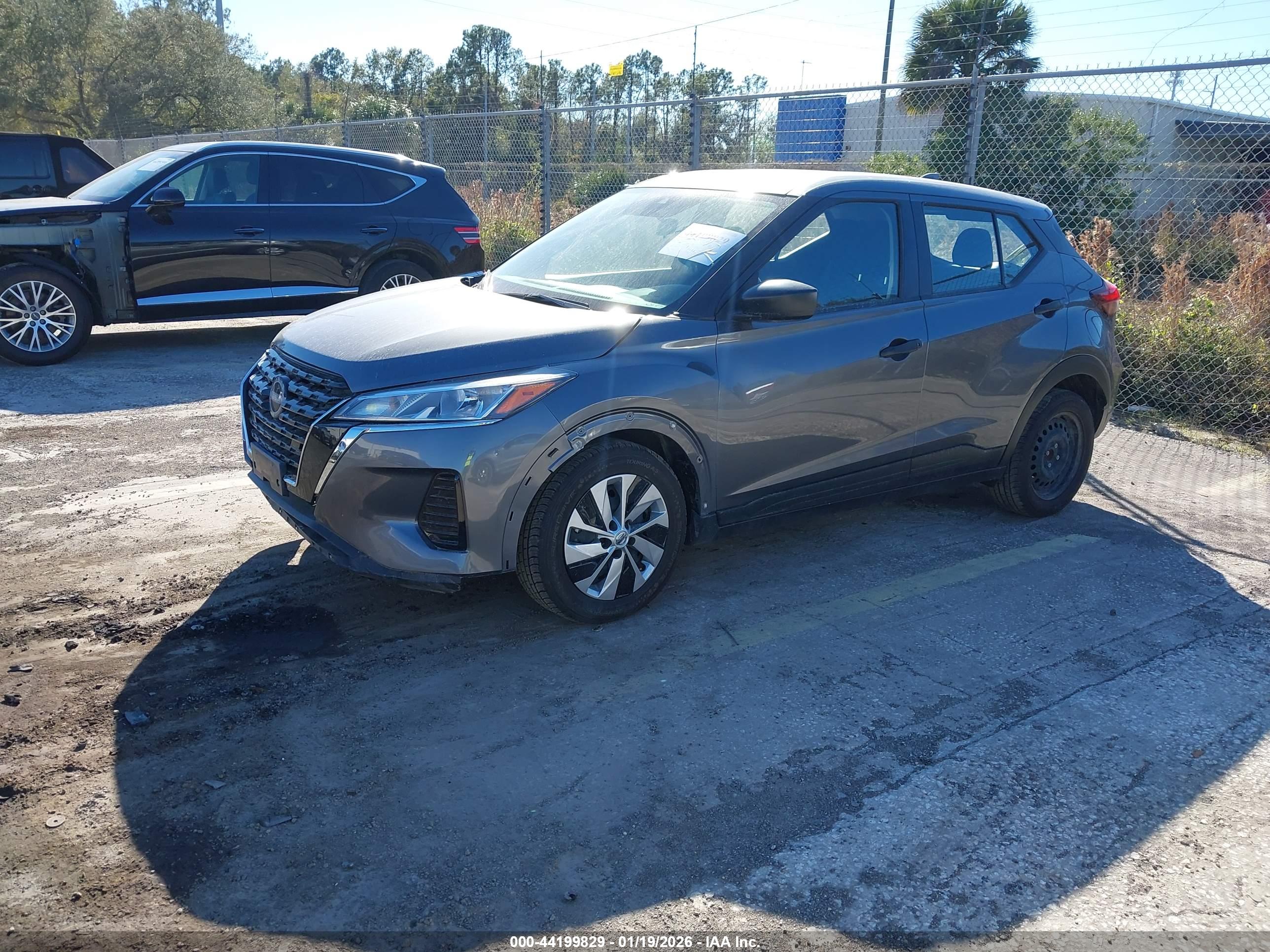 NISSAN KICKS image 2