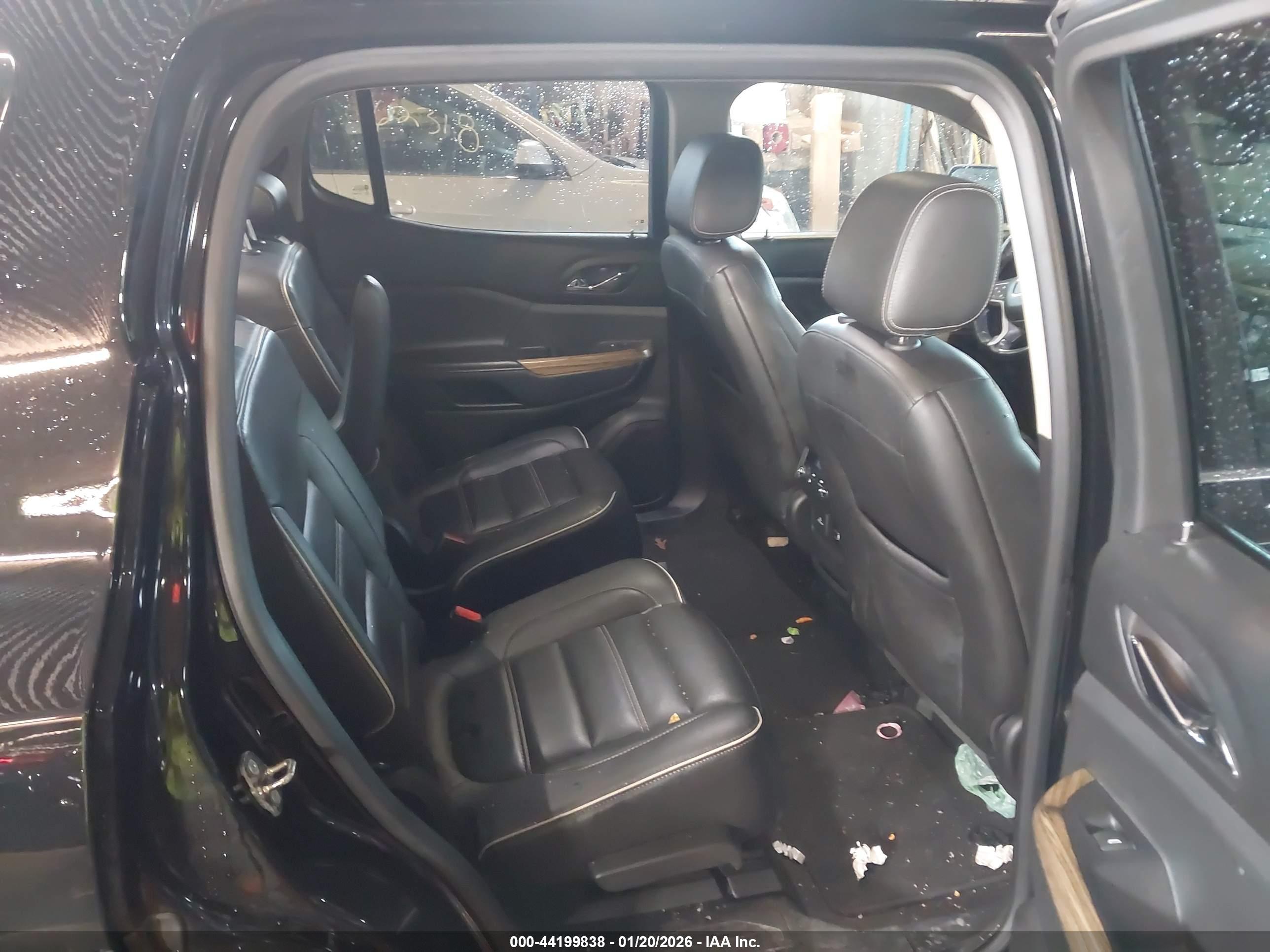 GMC ACADIA image 8