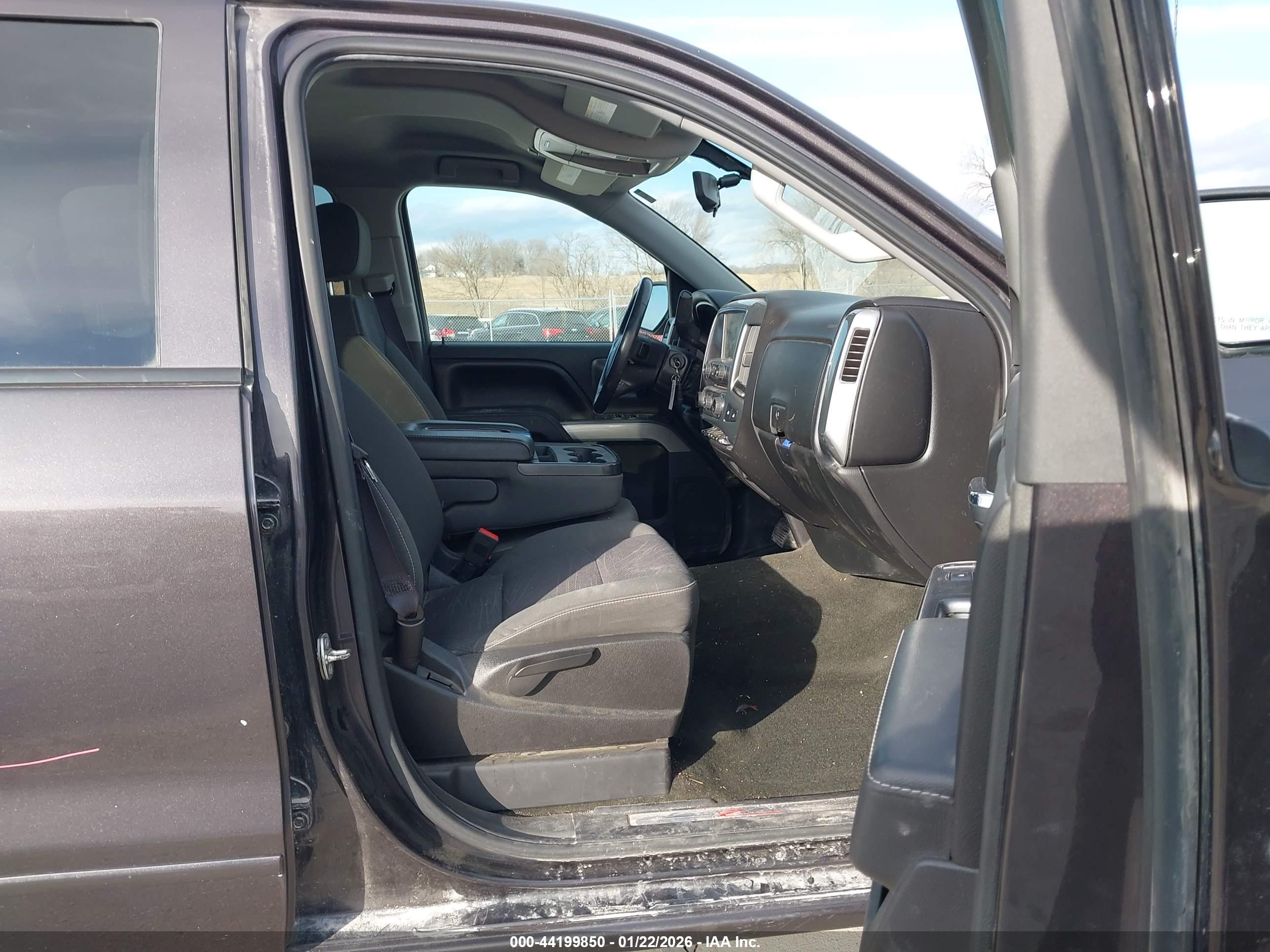 CHEVROLET SILVERADO image 5