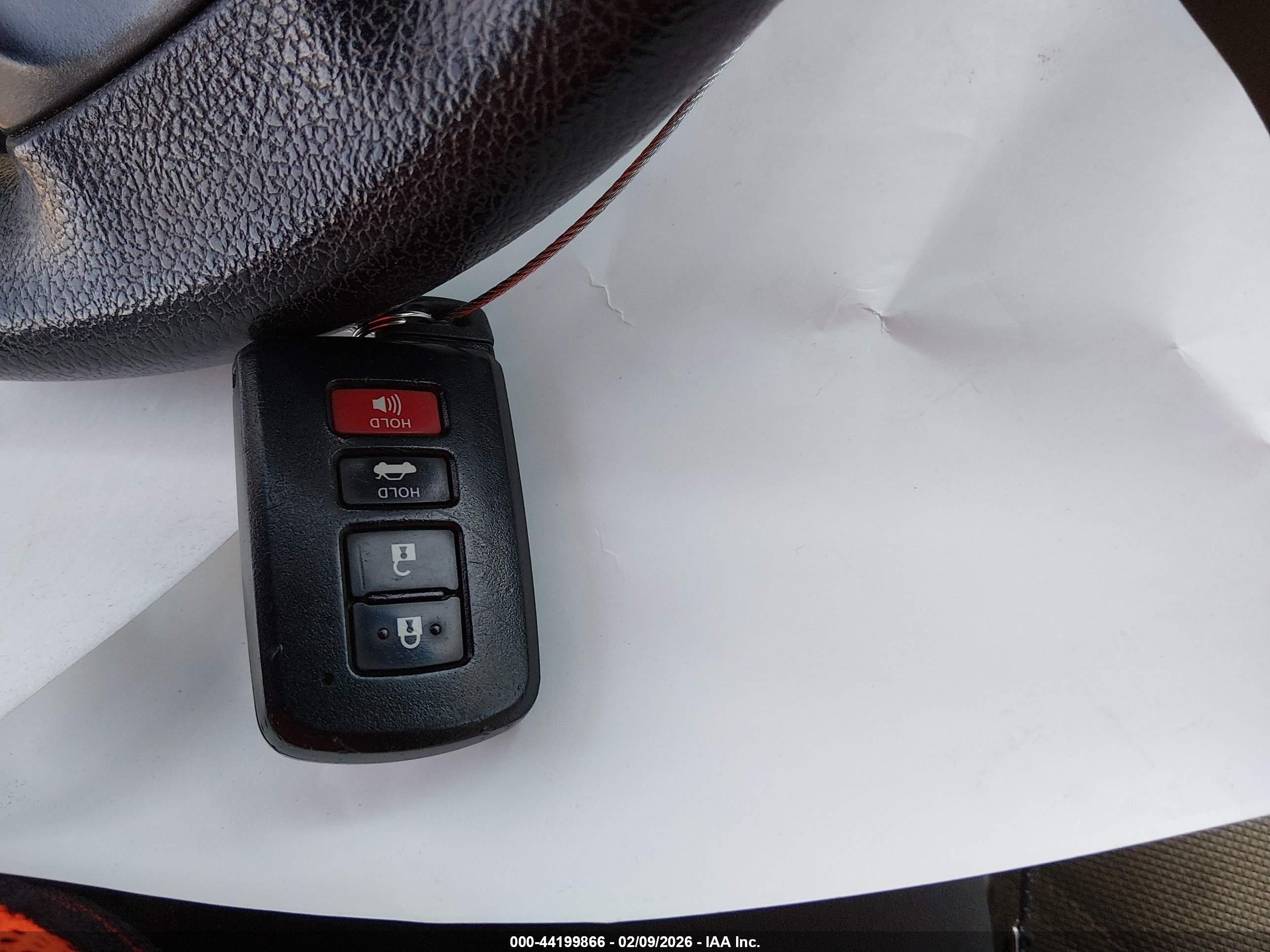 TOYOTA CAMRY image 11