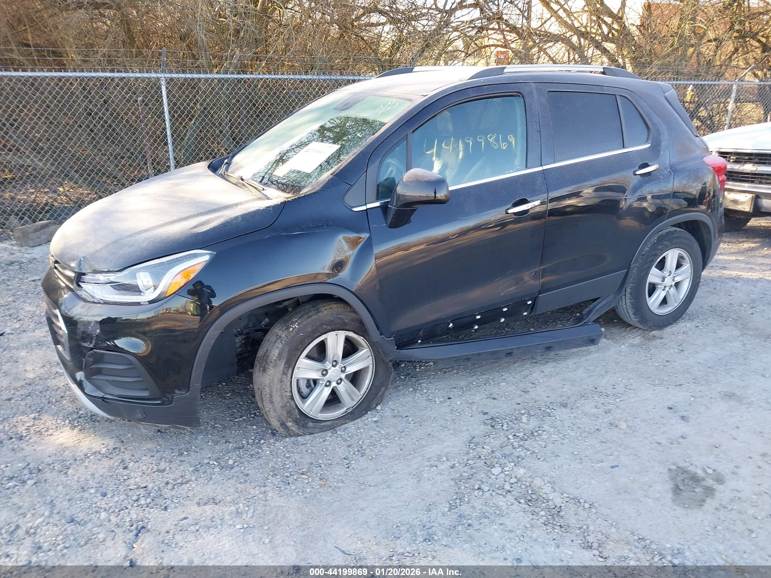 CHEVROLET TRAX image 2