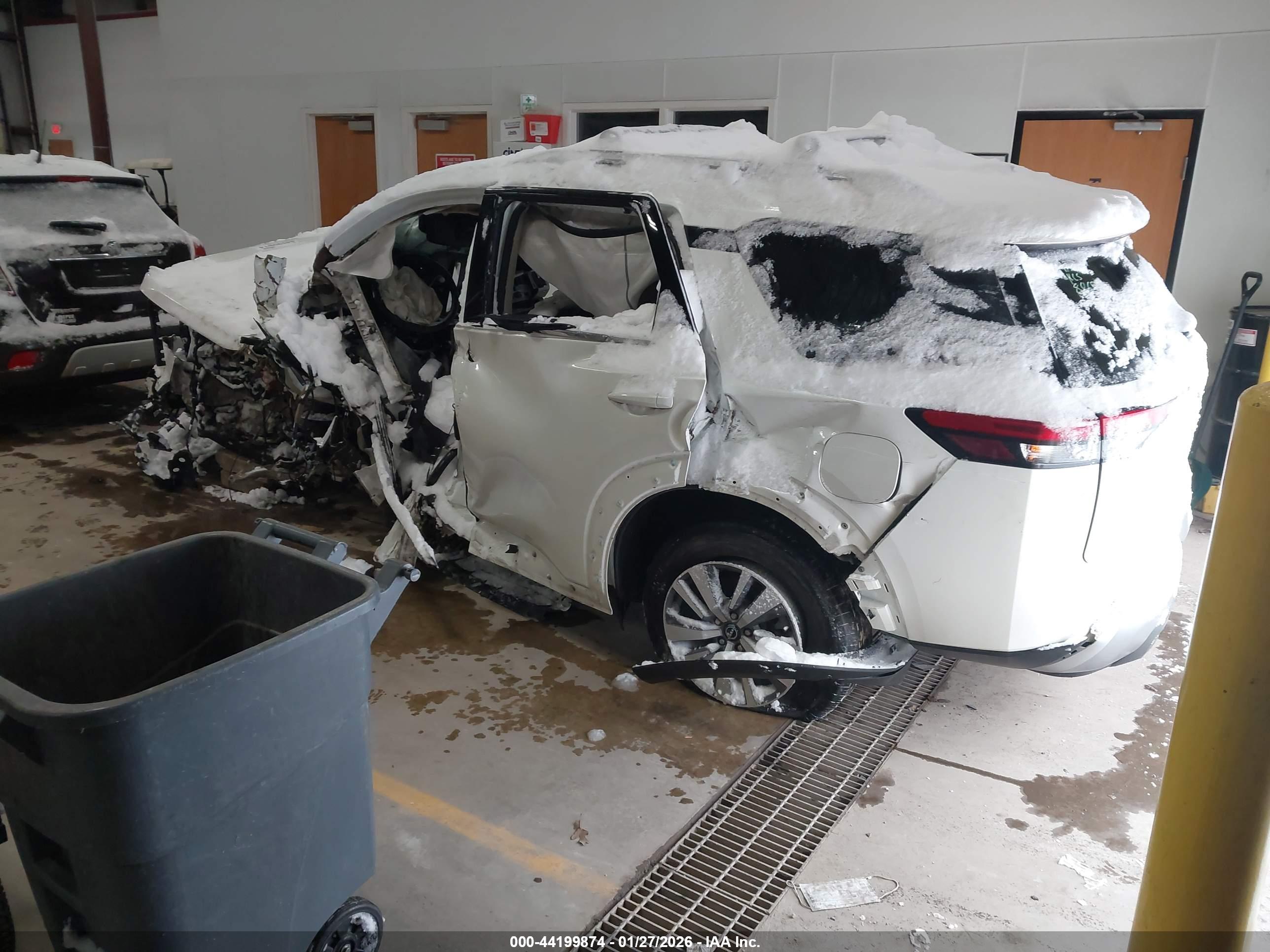 NISSAN PATHFINDER image 3