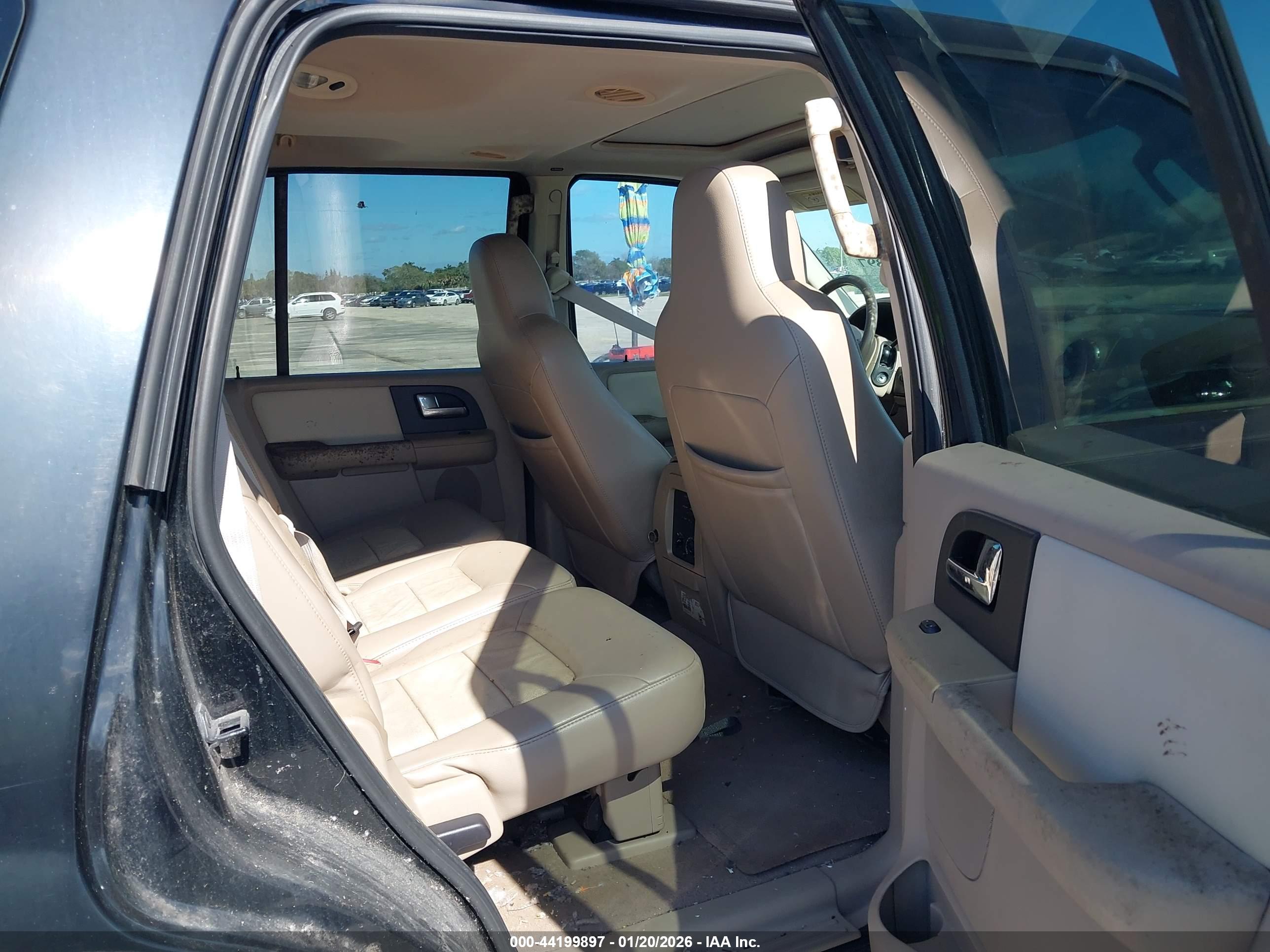 FORD EXPEDITION image 8