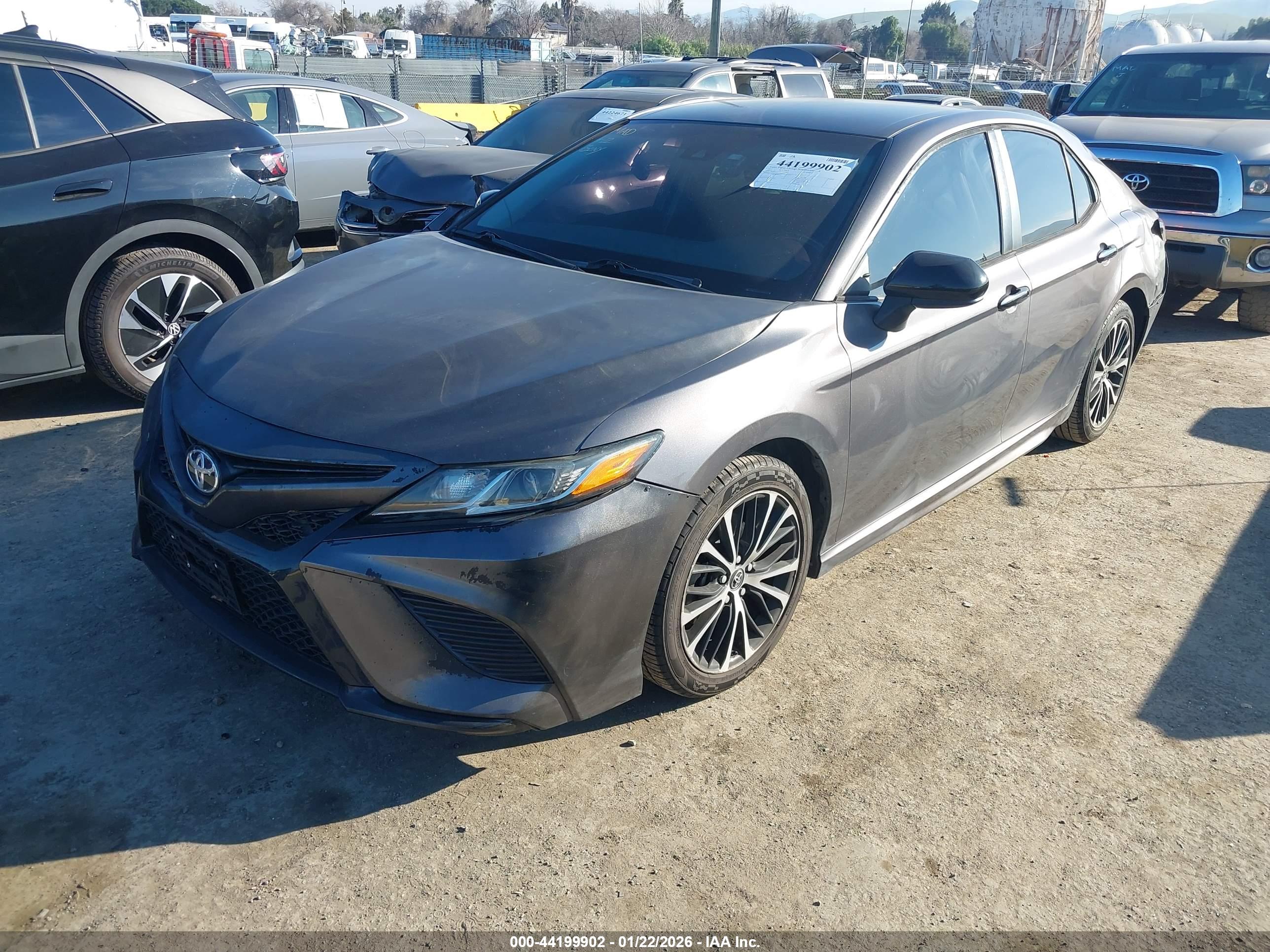 TOYOTA CAMRY image 2