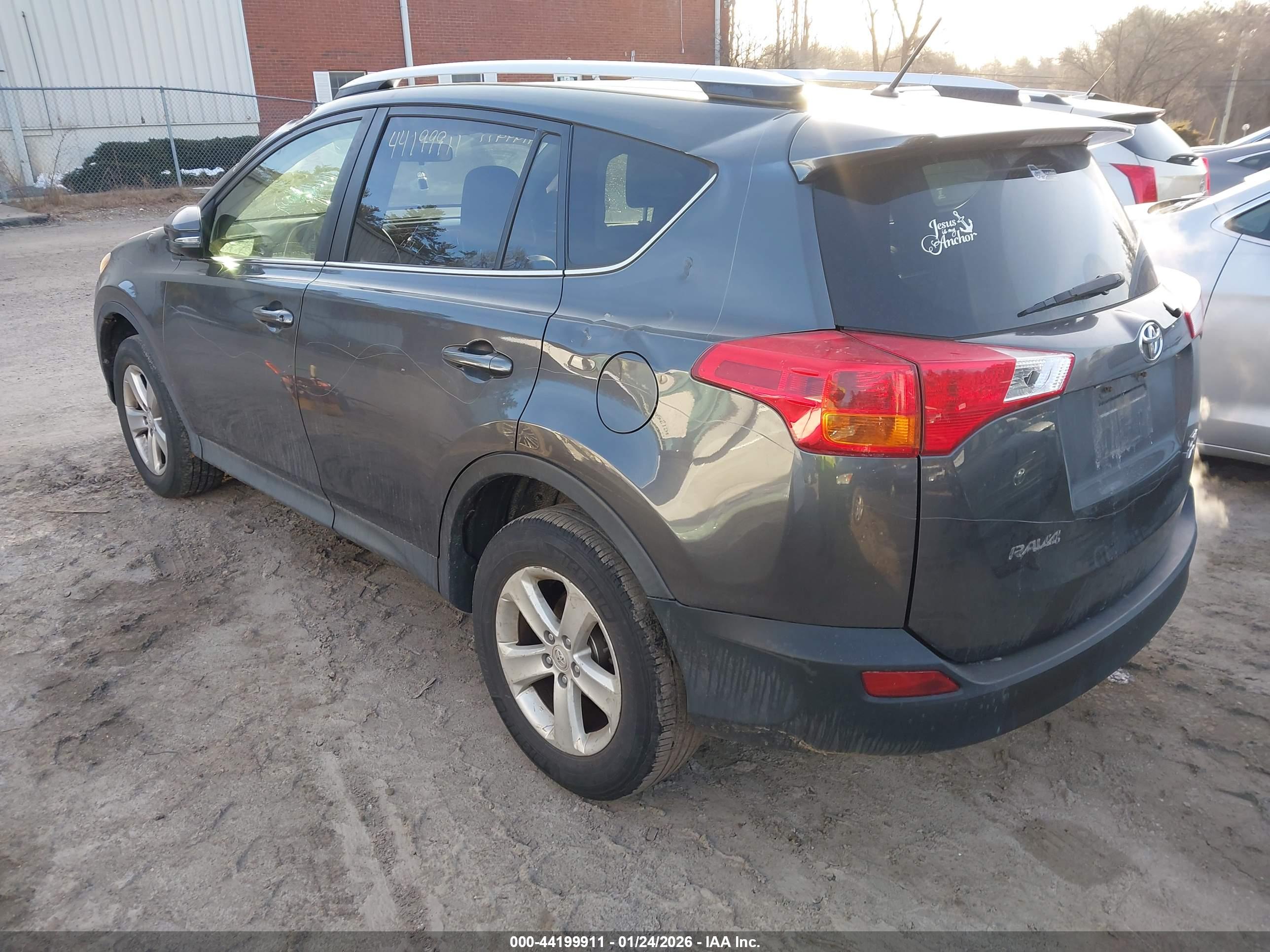 TOYOTA RAV4 image 3
