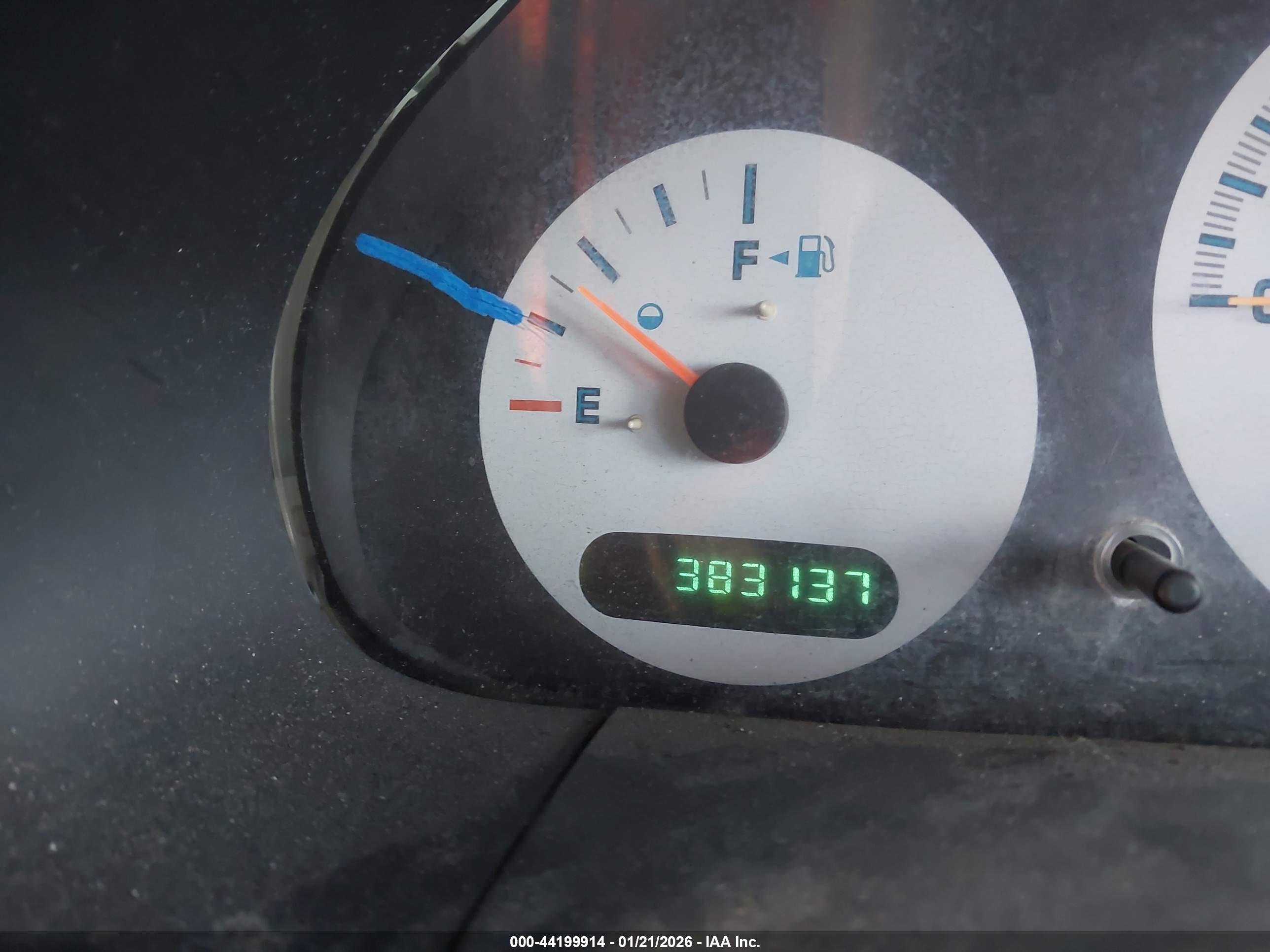 DODGE CARAVAN image 7