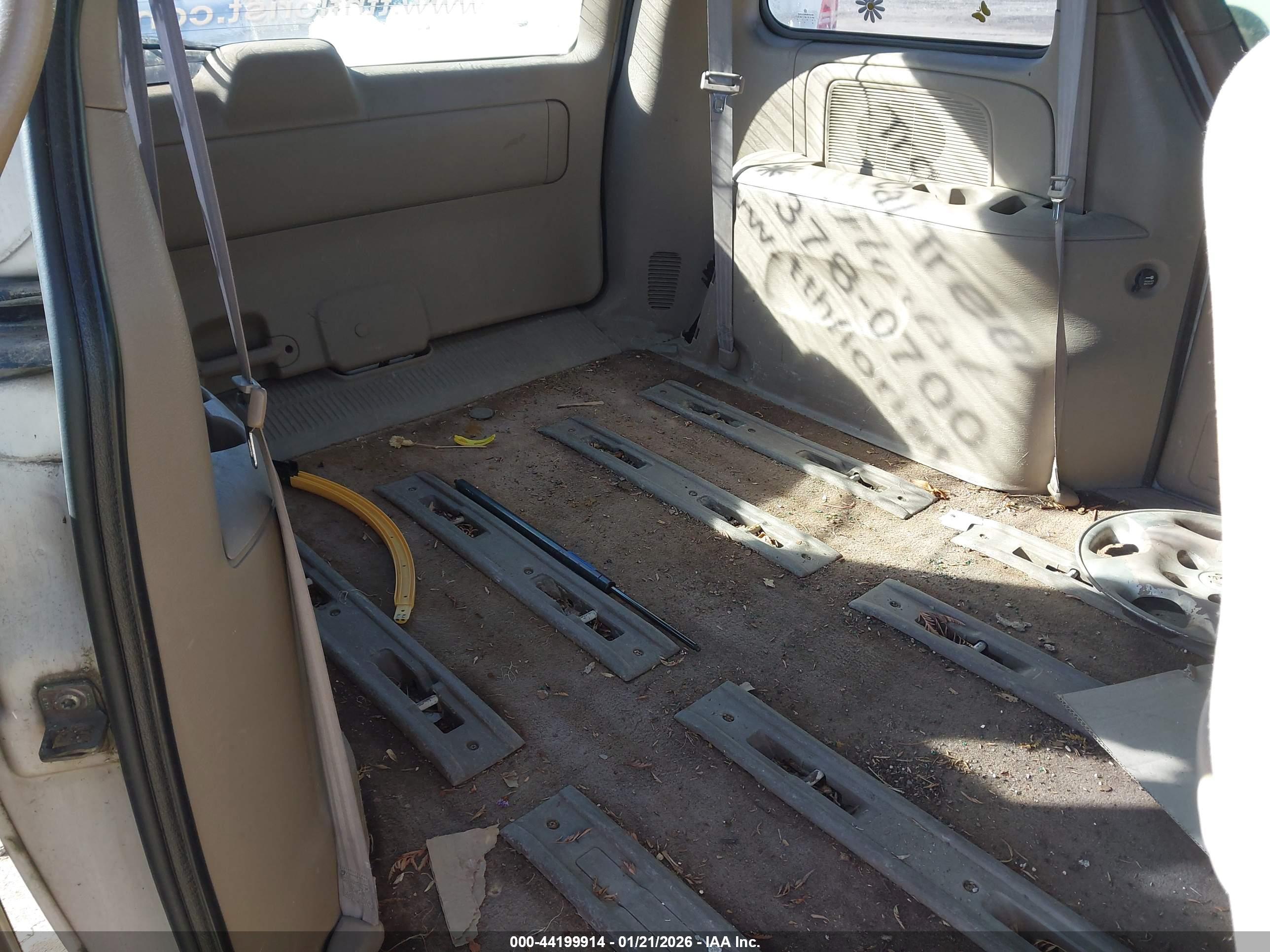 DODGE CARAVAN image 8