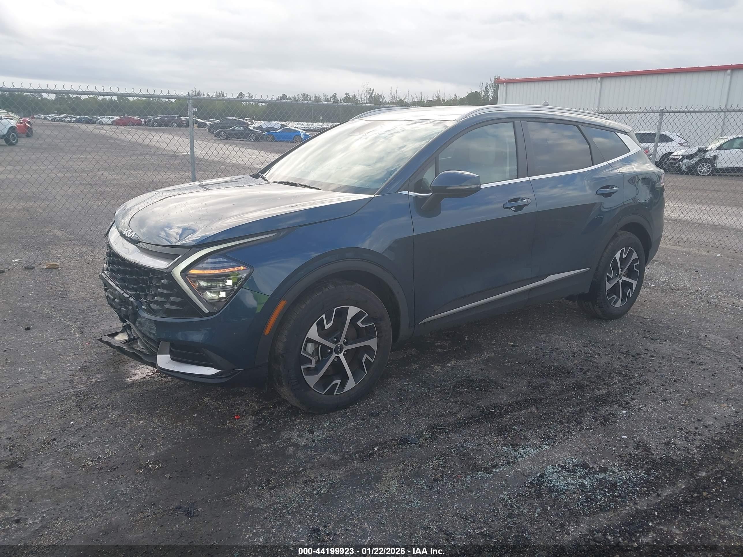 KIA SPORTAGE image 2