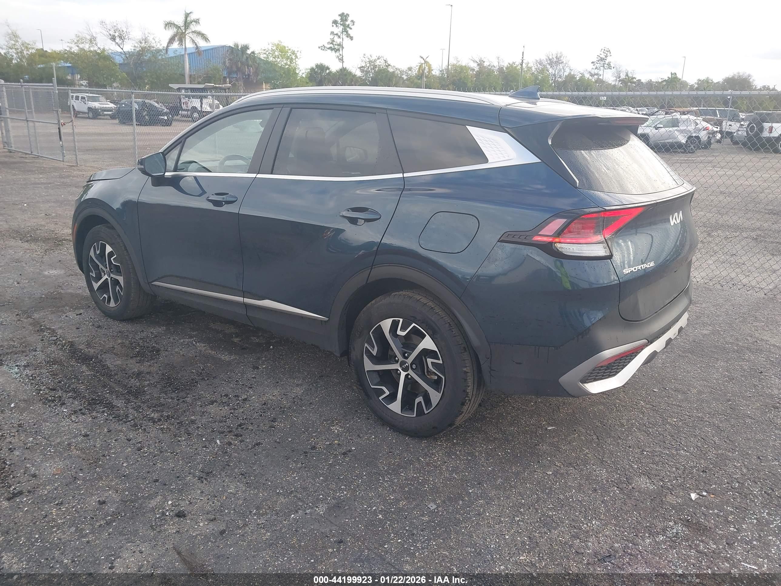 KIA SPORTAGE image 3