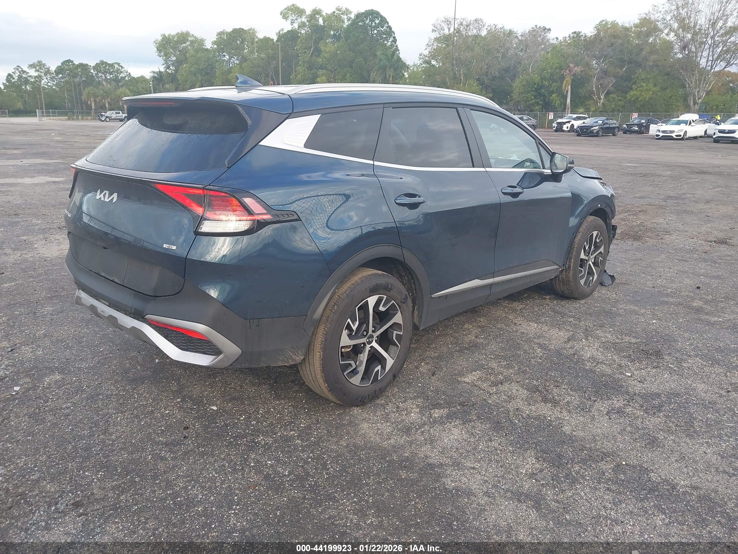 KIA SPORTAGE image 4