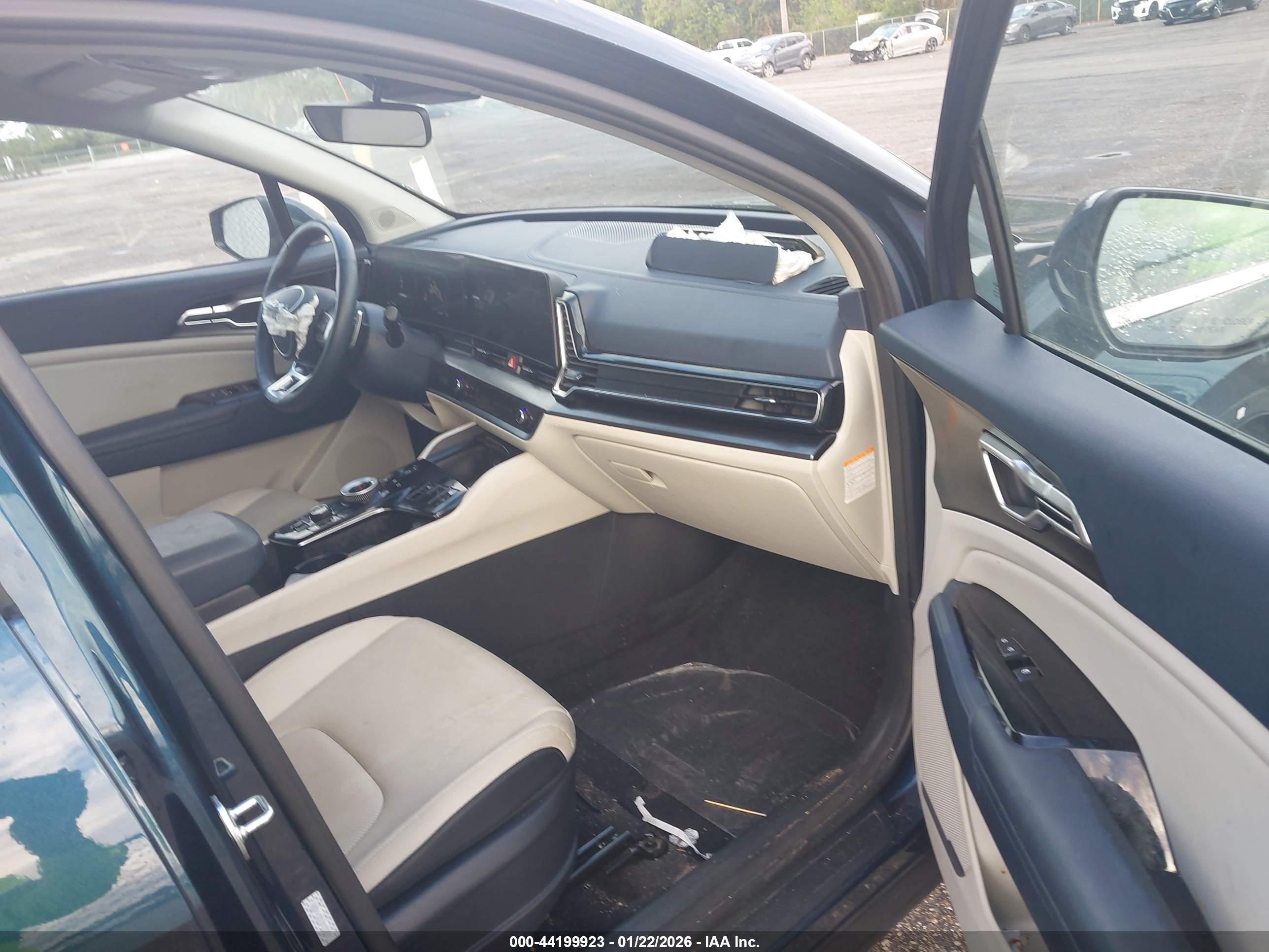 KIA SPORTAGE image 5