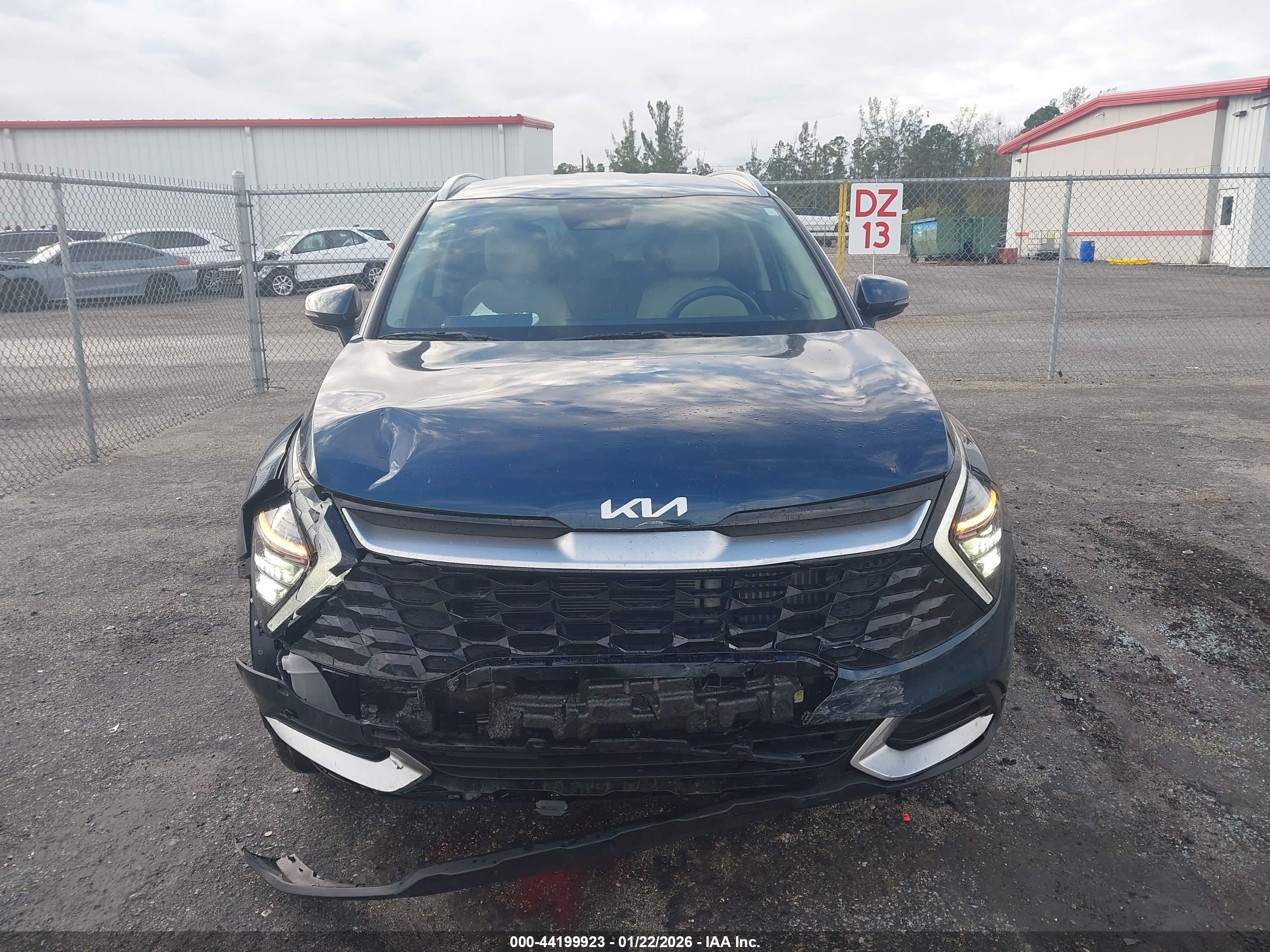 KIA SPORTAGE image 6