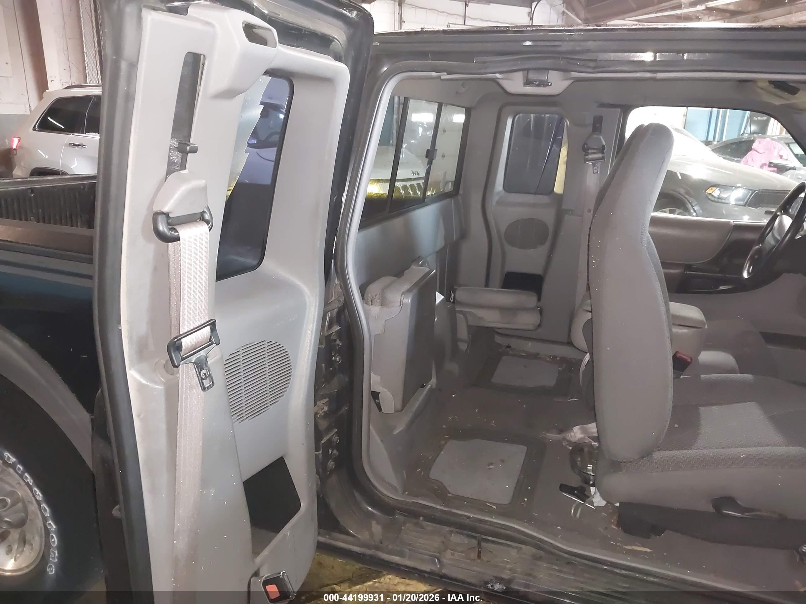 FORD RANGER image 8