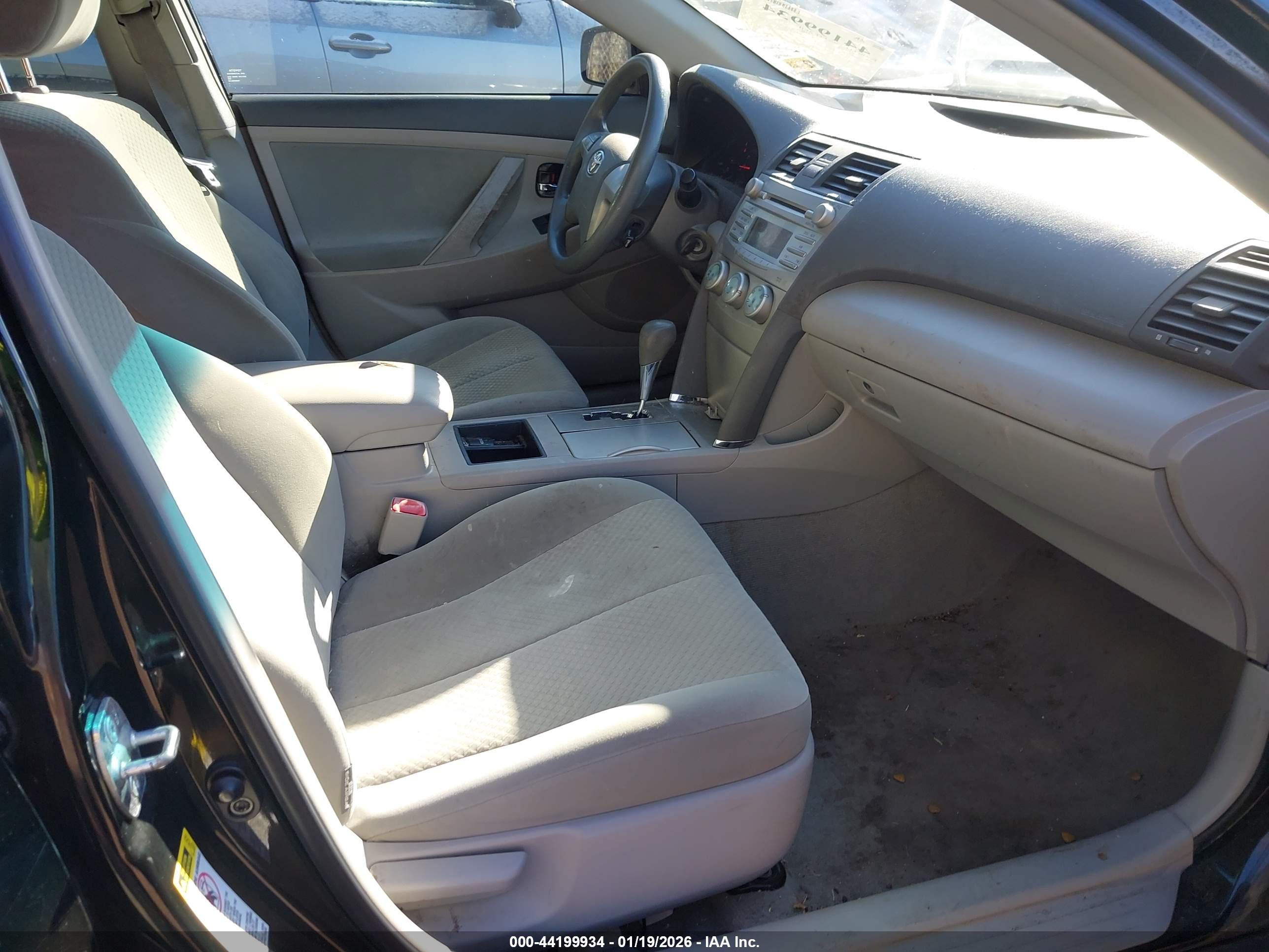 TOYOTA CAMRY image 5