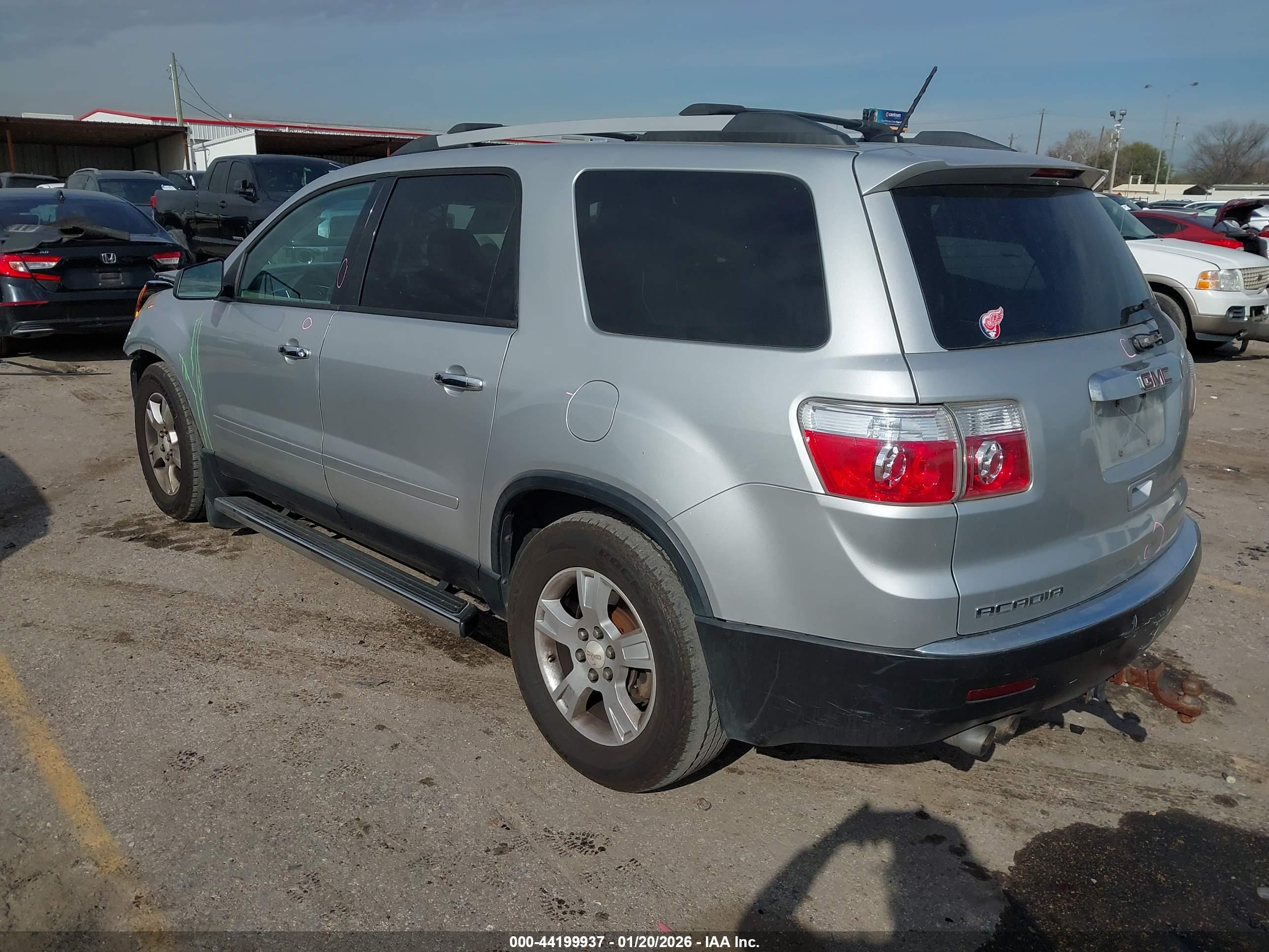 GMC ACADIA image 3