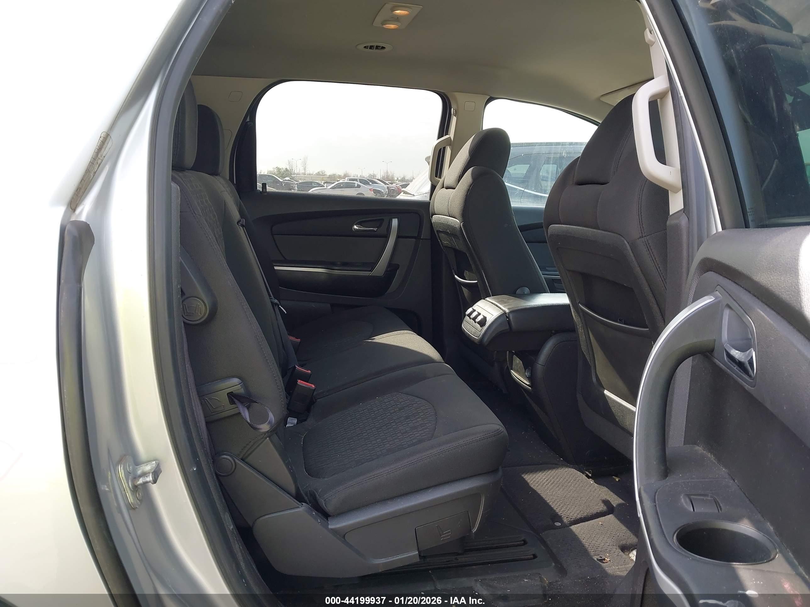 GMC ACADIA image 8