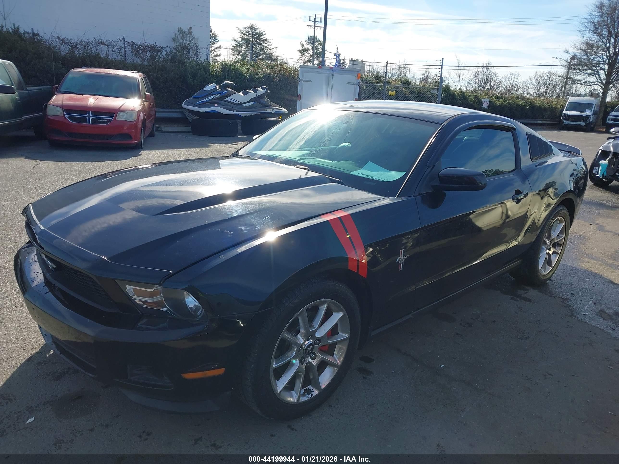 FORD MUSTANG image 2