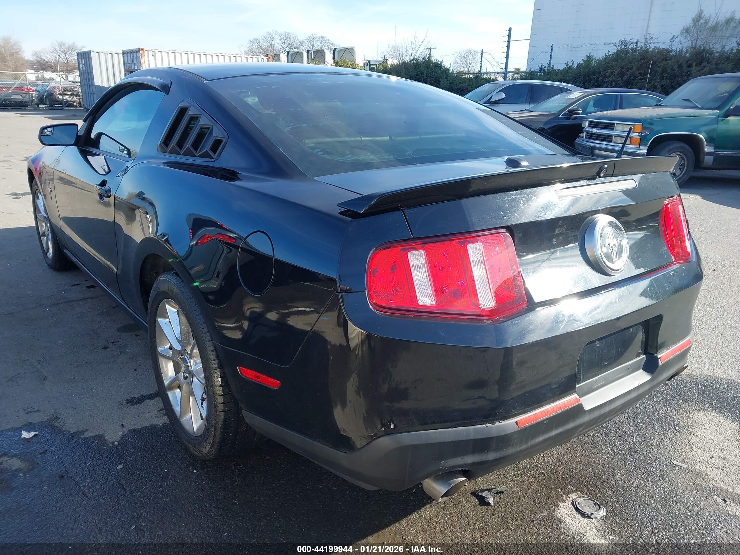 FORD MUSTANG image 3