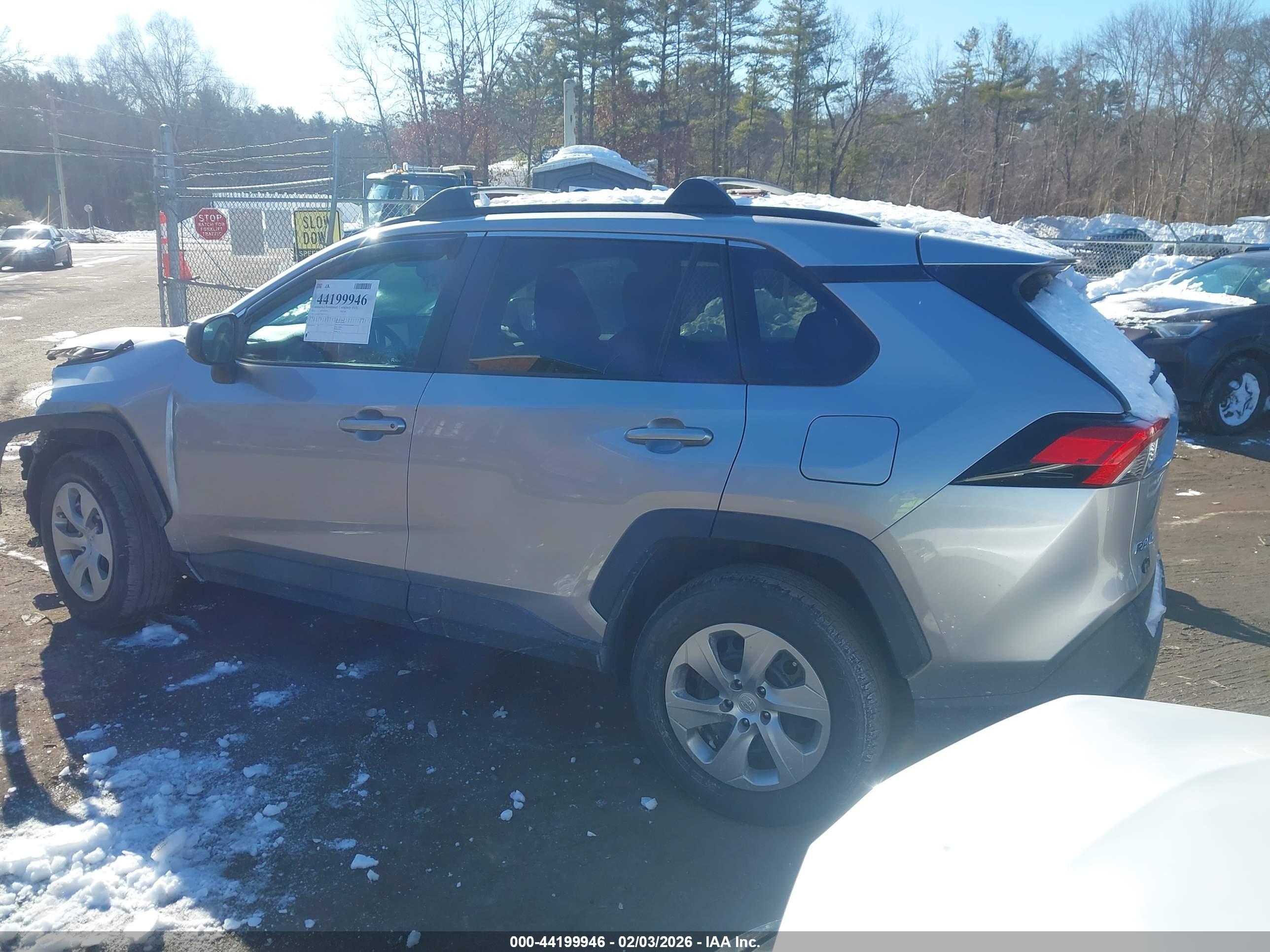 TOYOTA RAV4 image 3