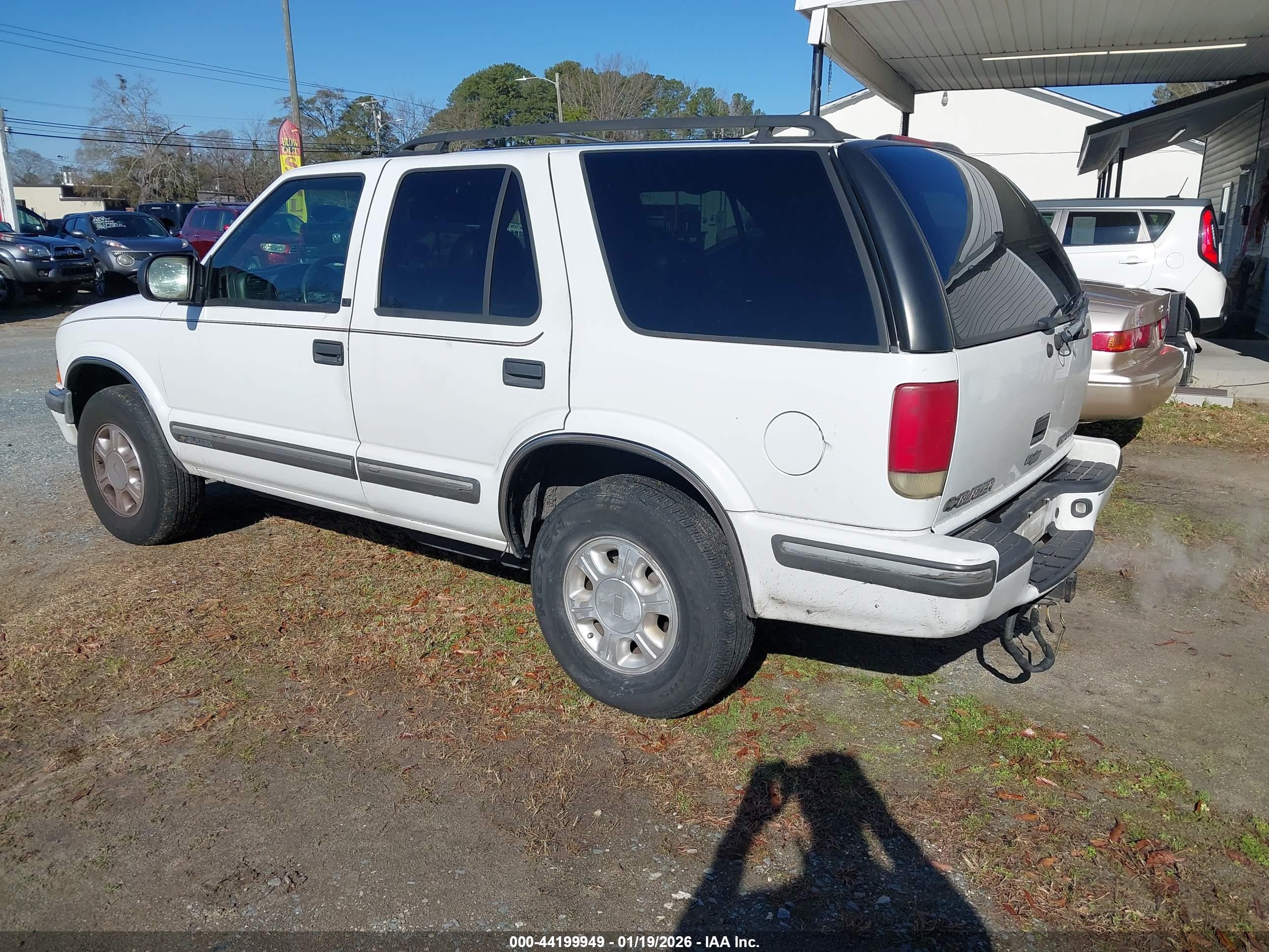 CHEVROLET BLAZER image 3