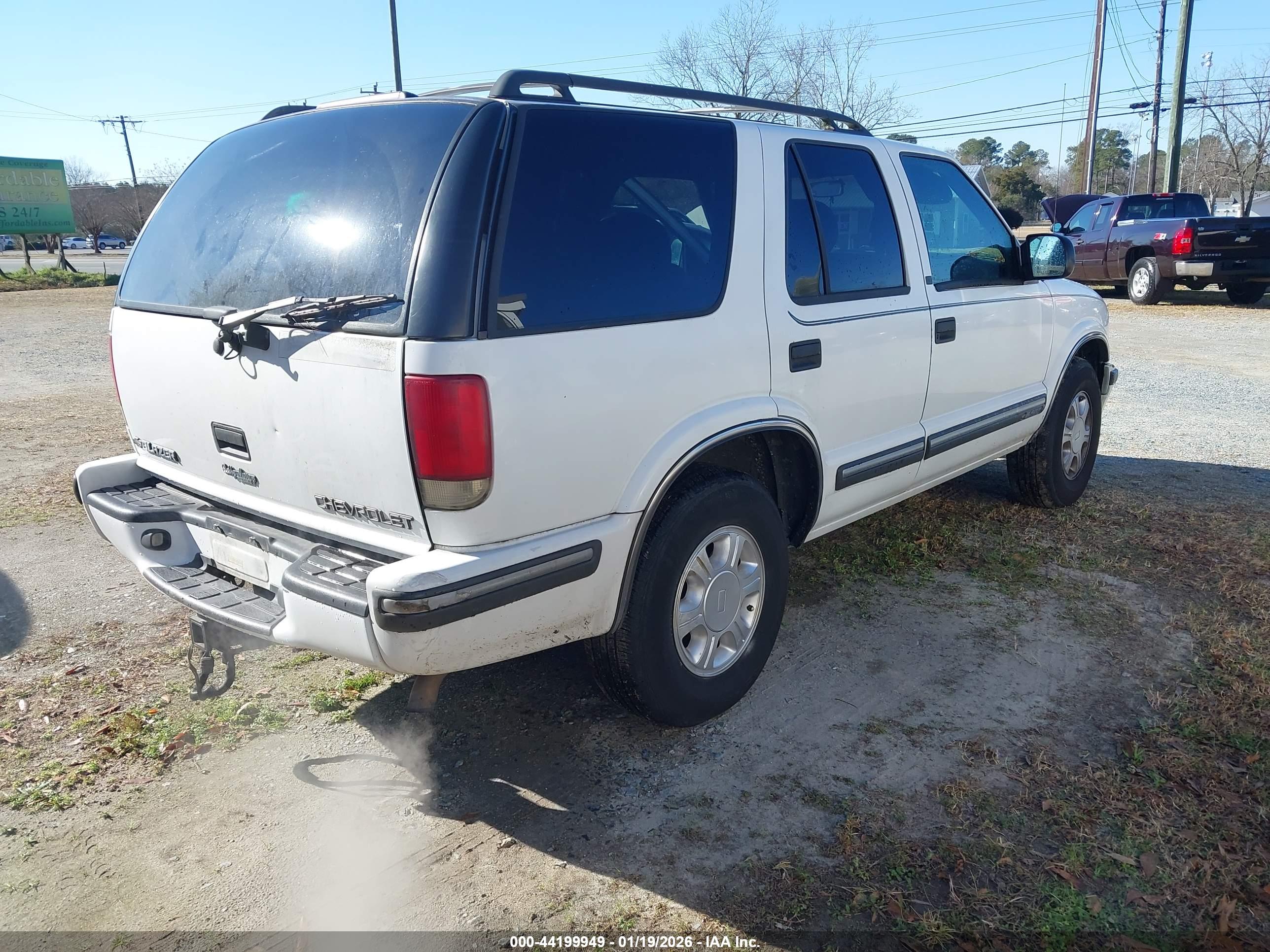 CHEVROLET BLAZER image 4