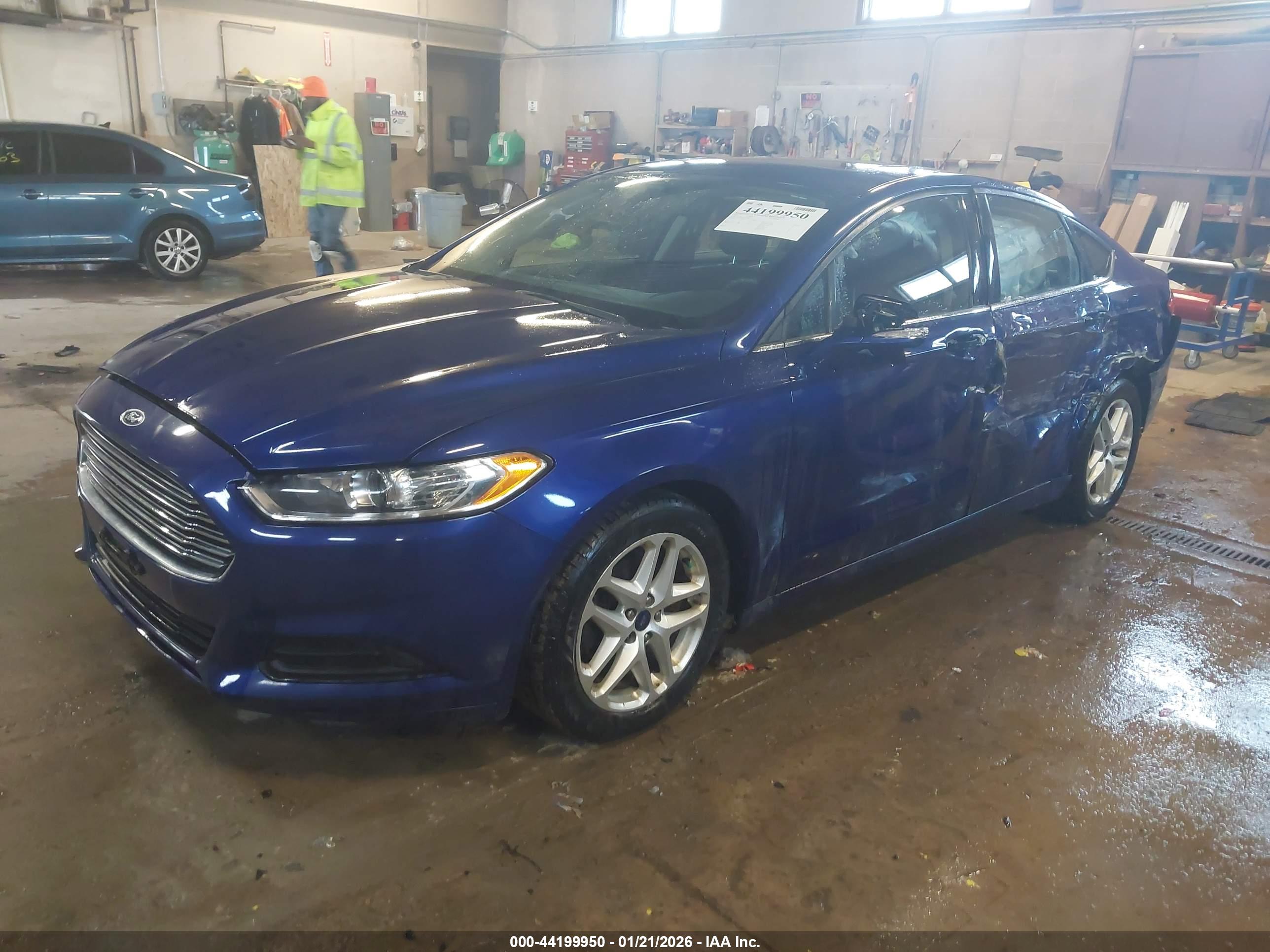 FORD FUSION image 2