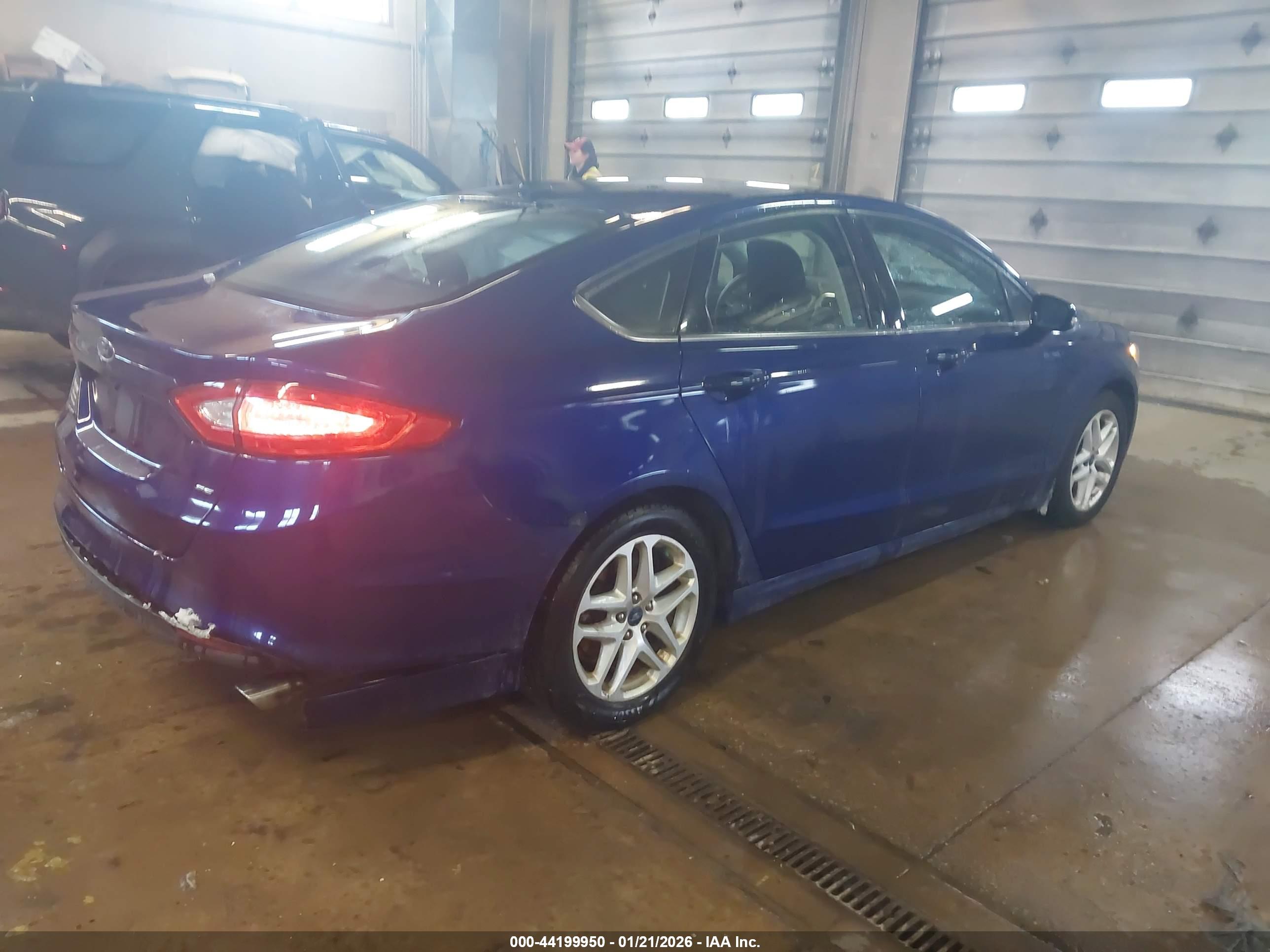 FORD FUSION image 4