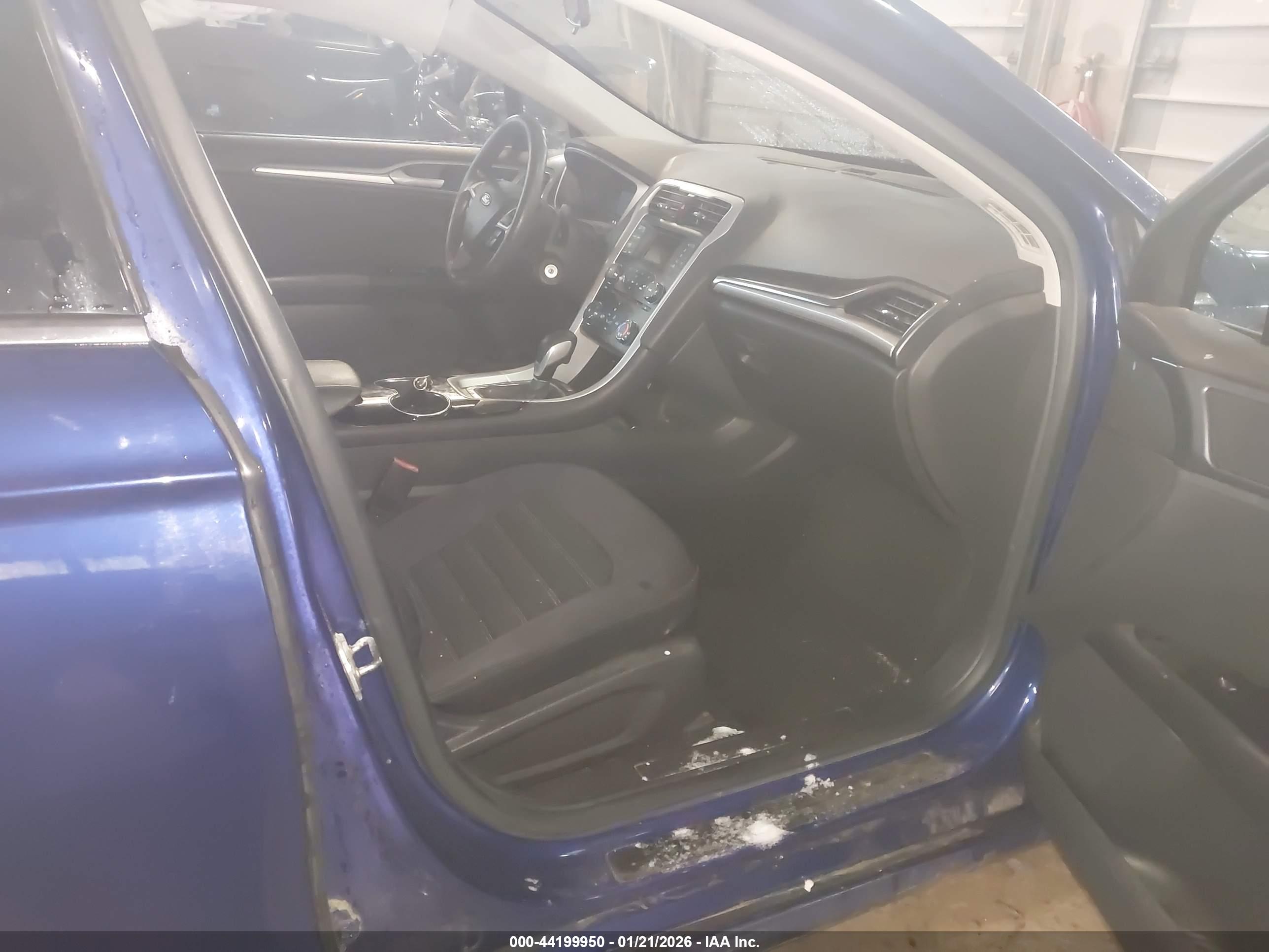 FORD FUSION image 5