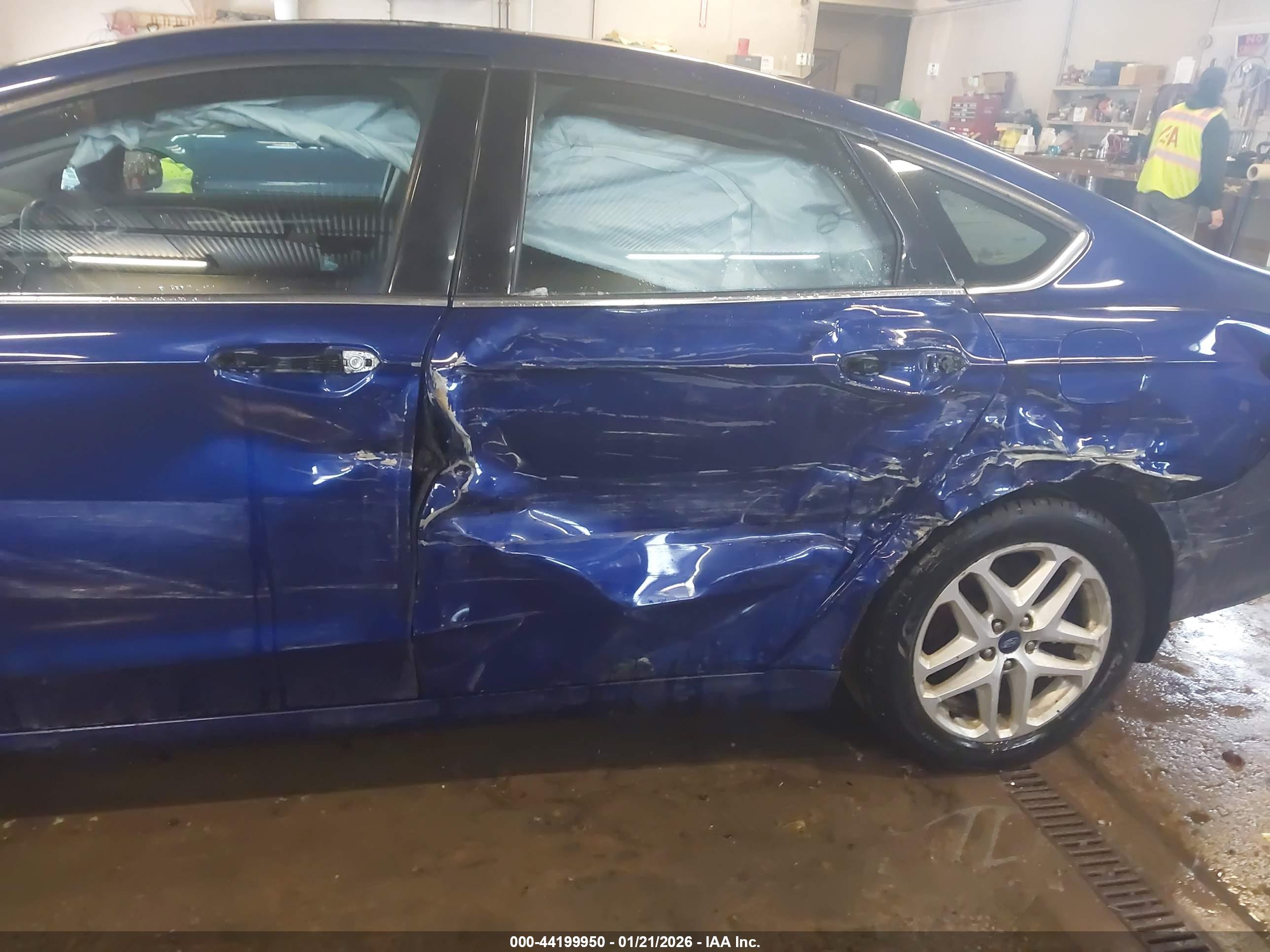 FORD FUSION image 6