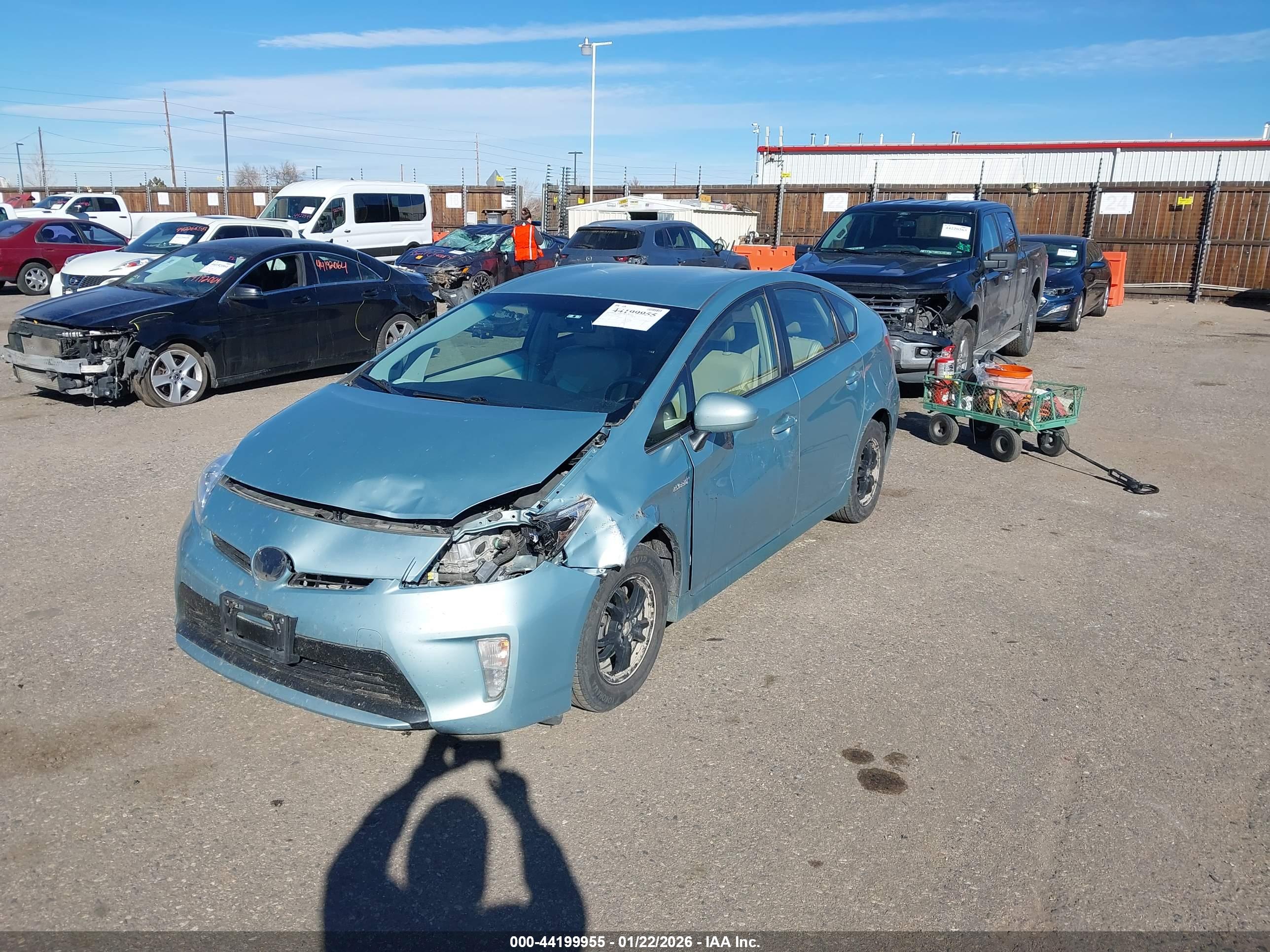 TOYOTA PRIUS image 2