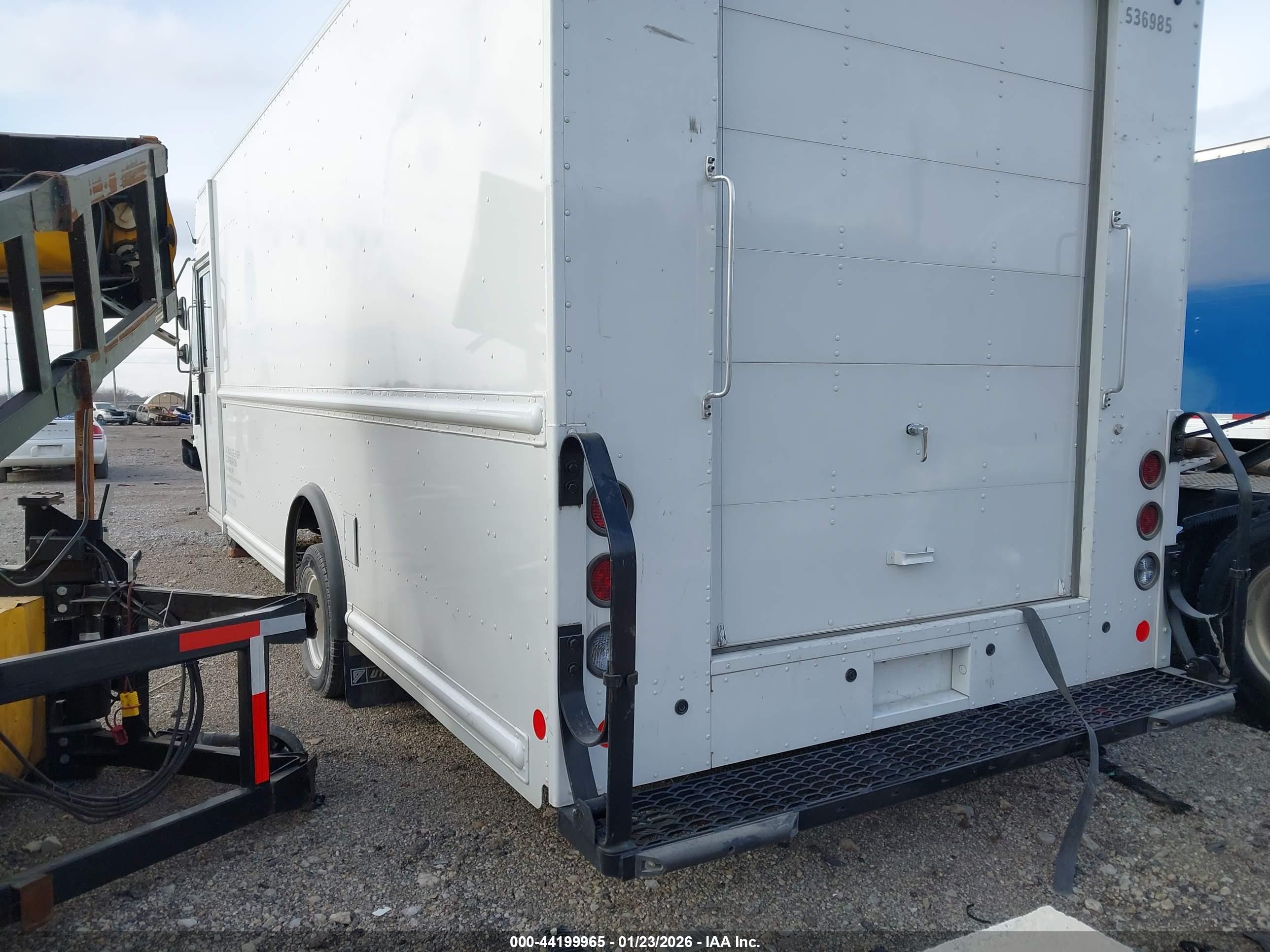 FORD E-450 image 3