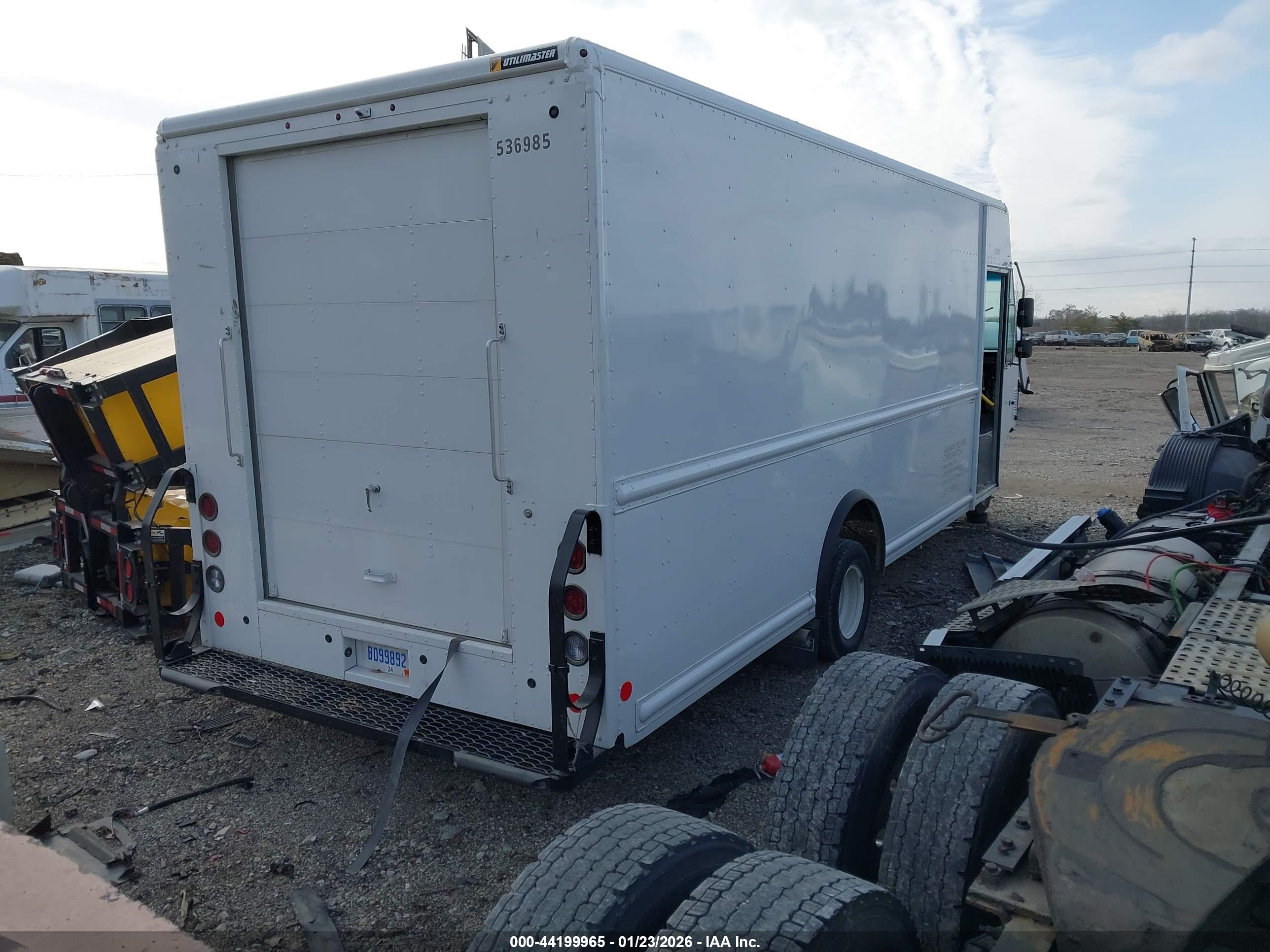 FORD E-450 image 4