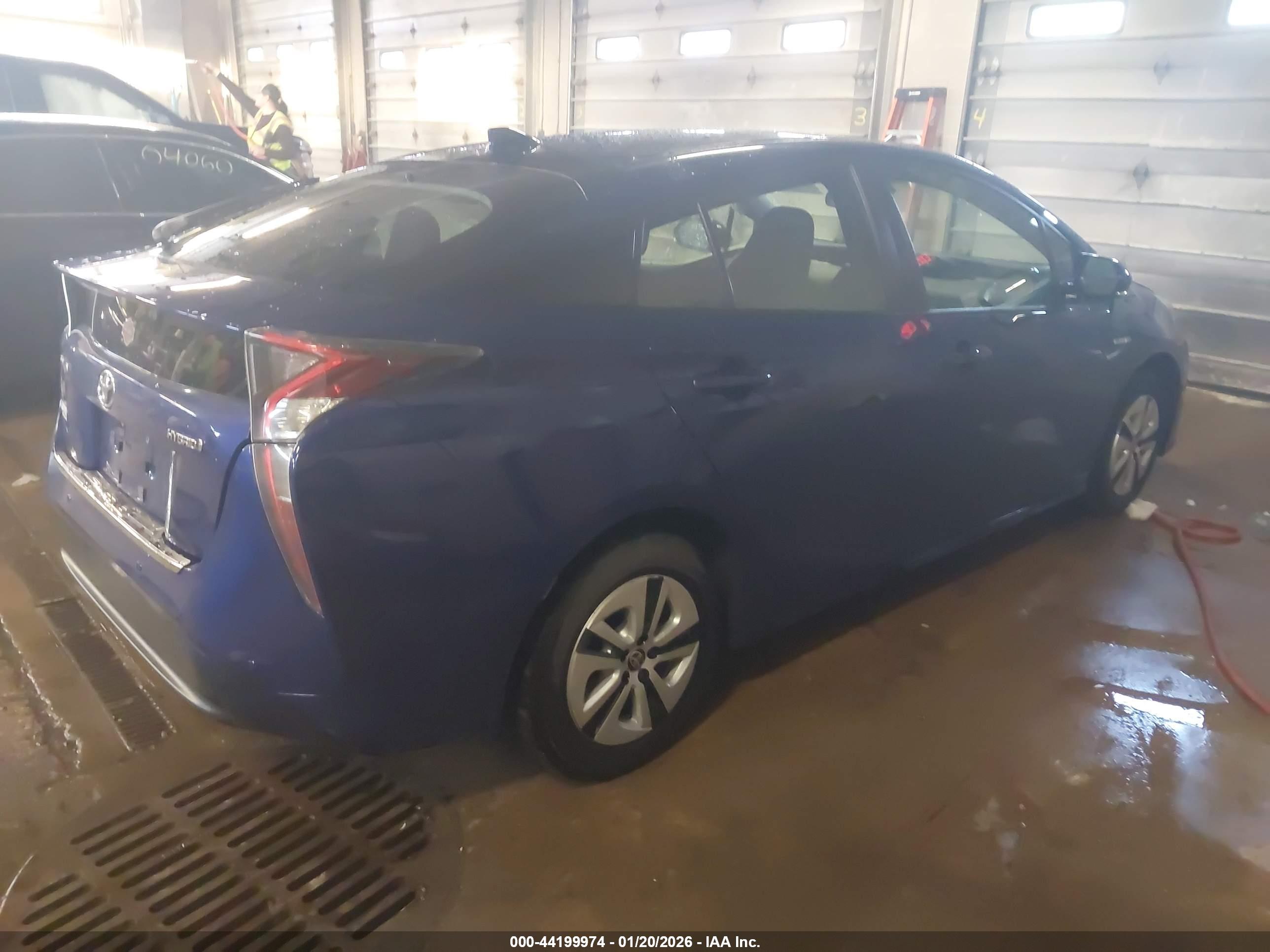 TOYOTA PRIUS image 4