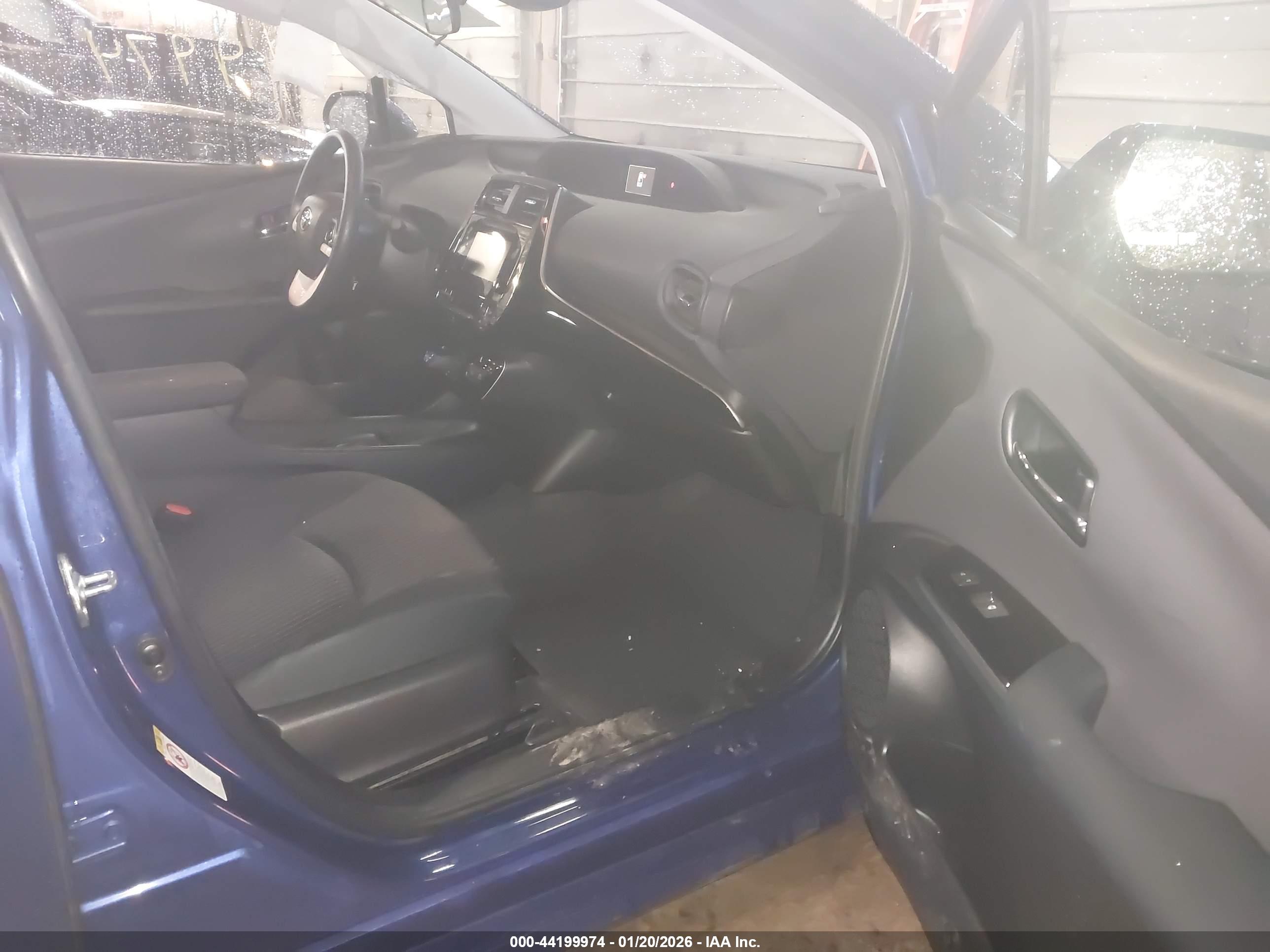 TOYOTA PRIUS image 5