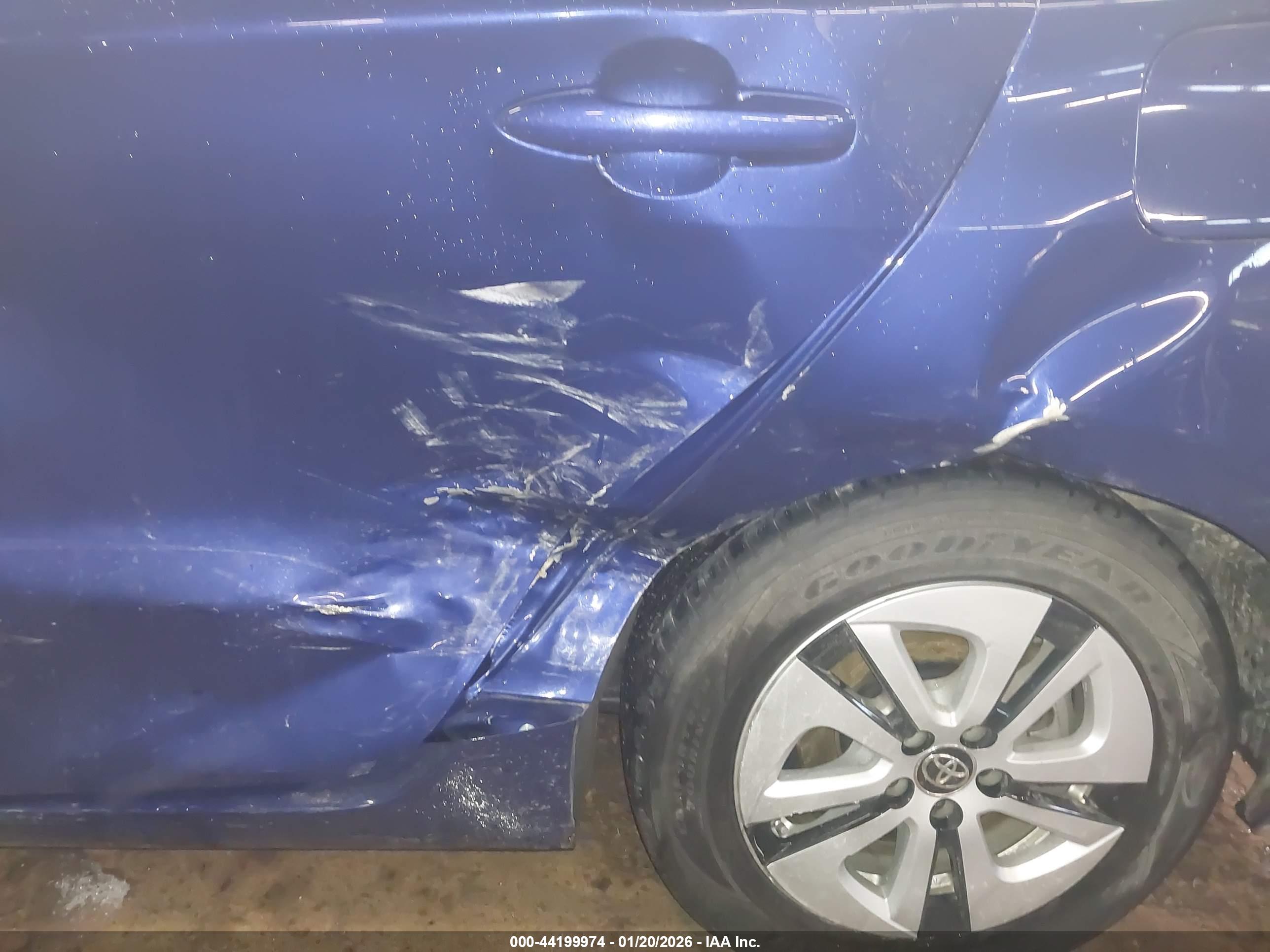 TOYOTA PRIUS image 6