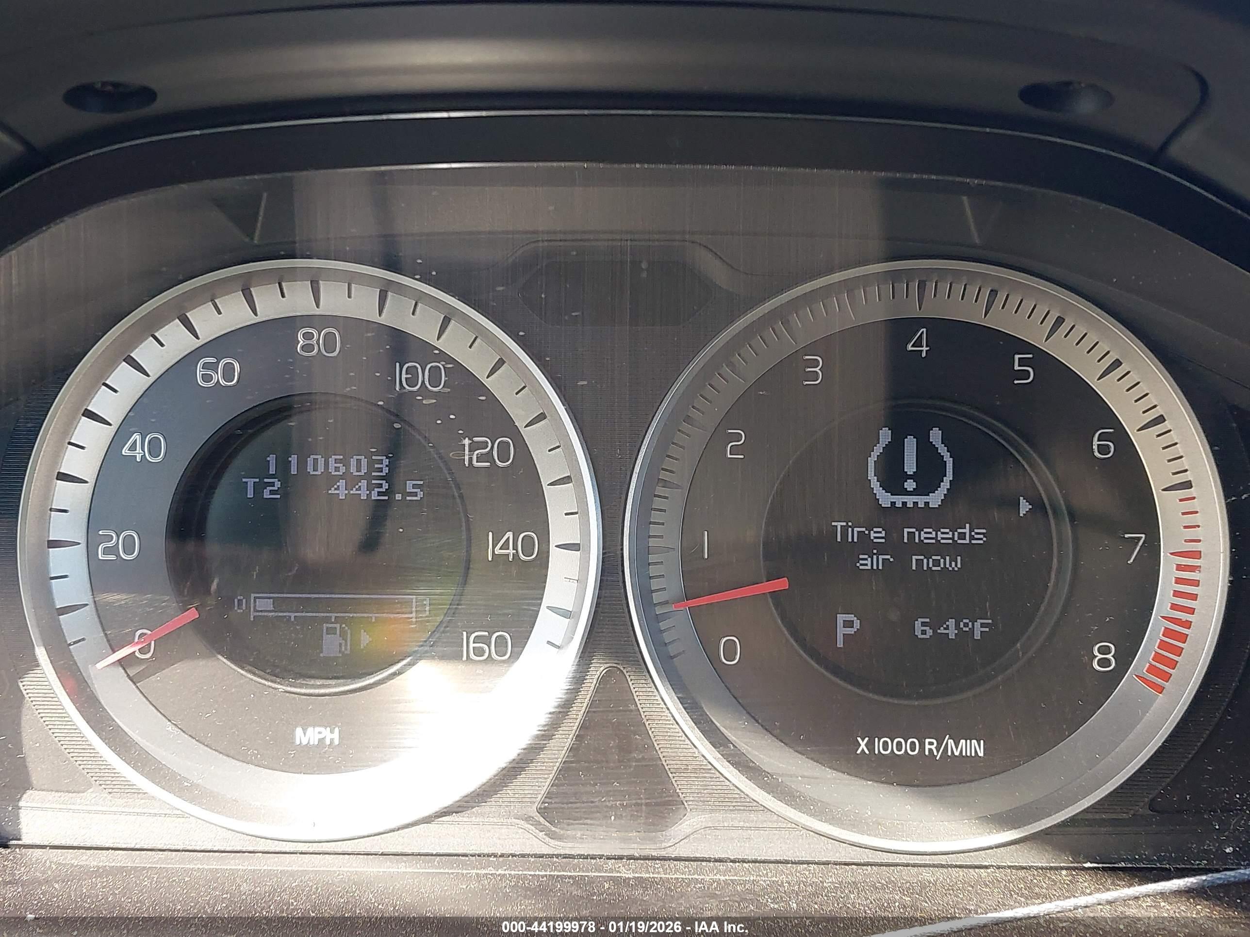 VOLVO XC60 image 7