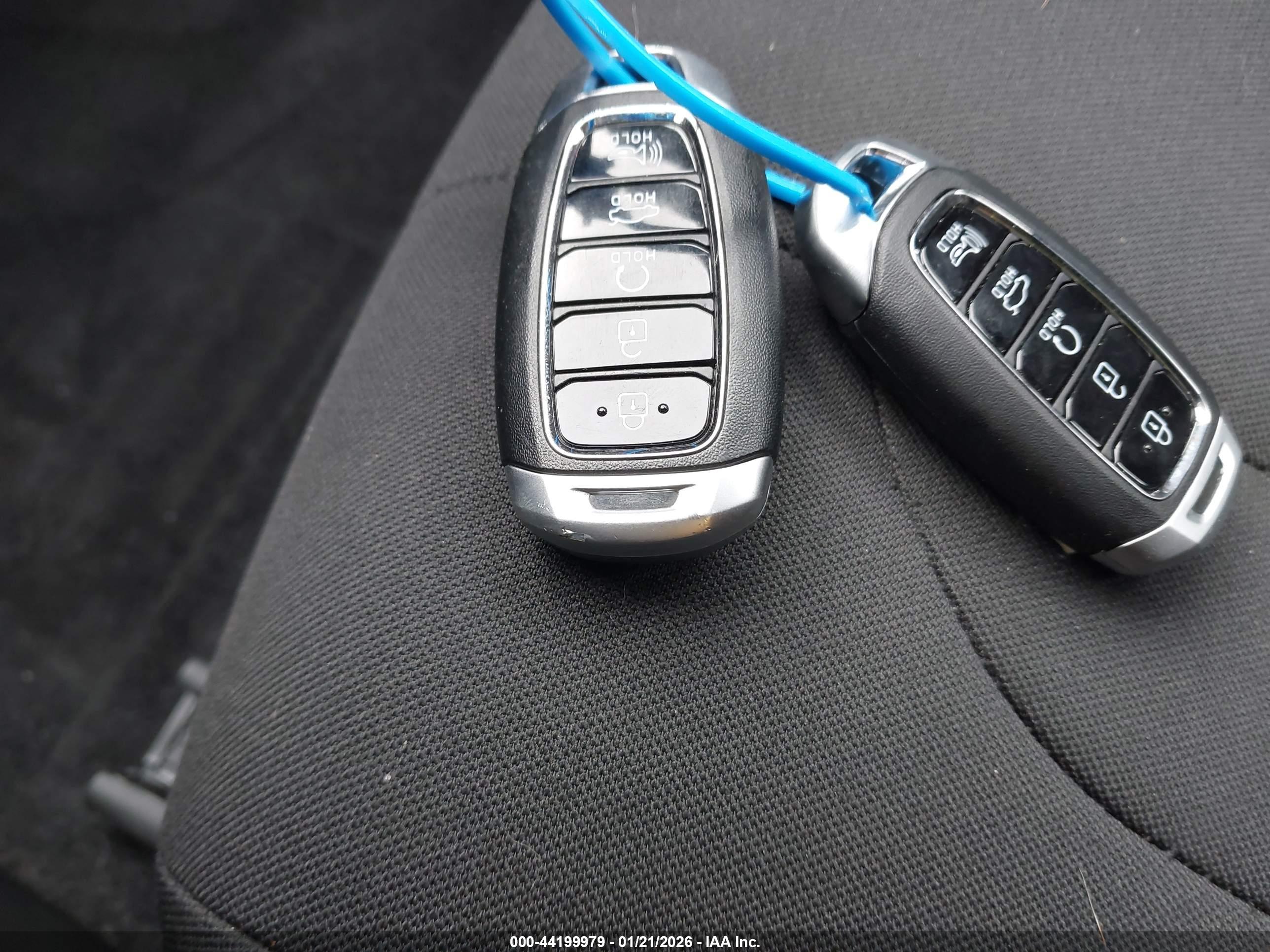 HYUNDAI ELANTRA image 11