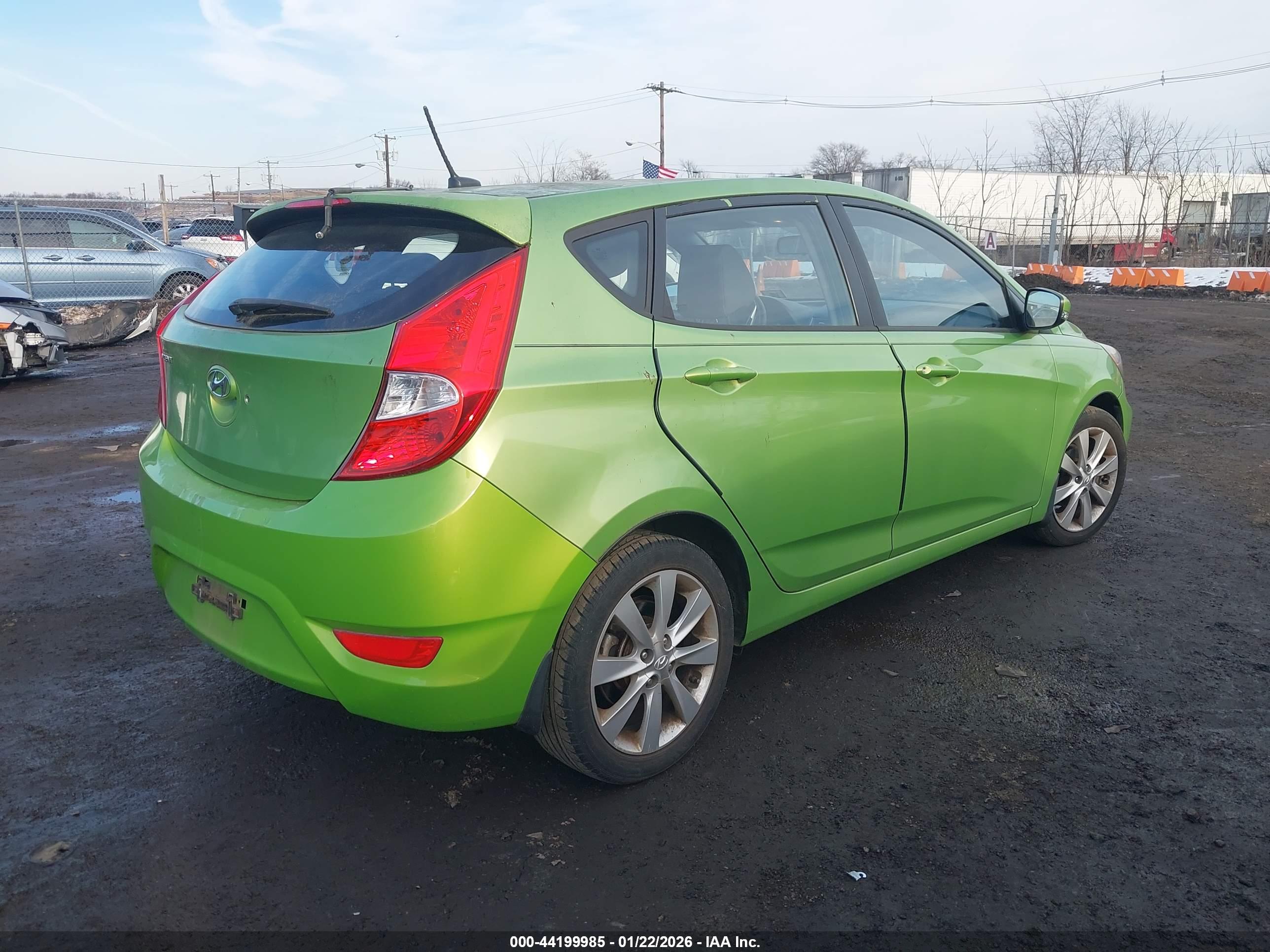 HYUNDAI ACCENT image 4