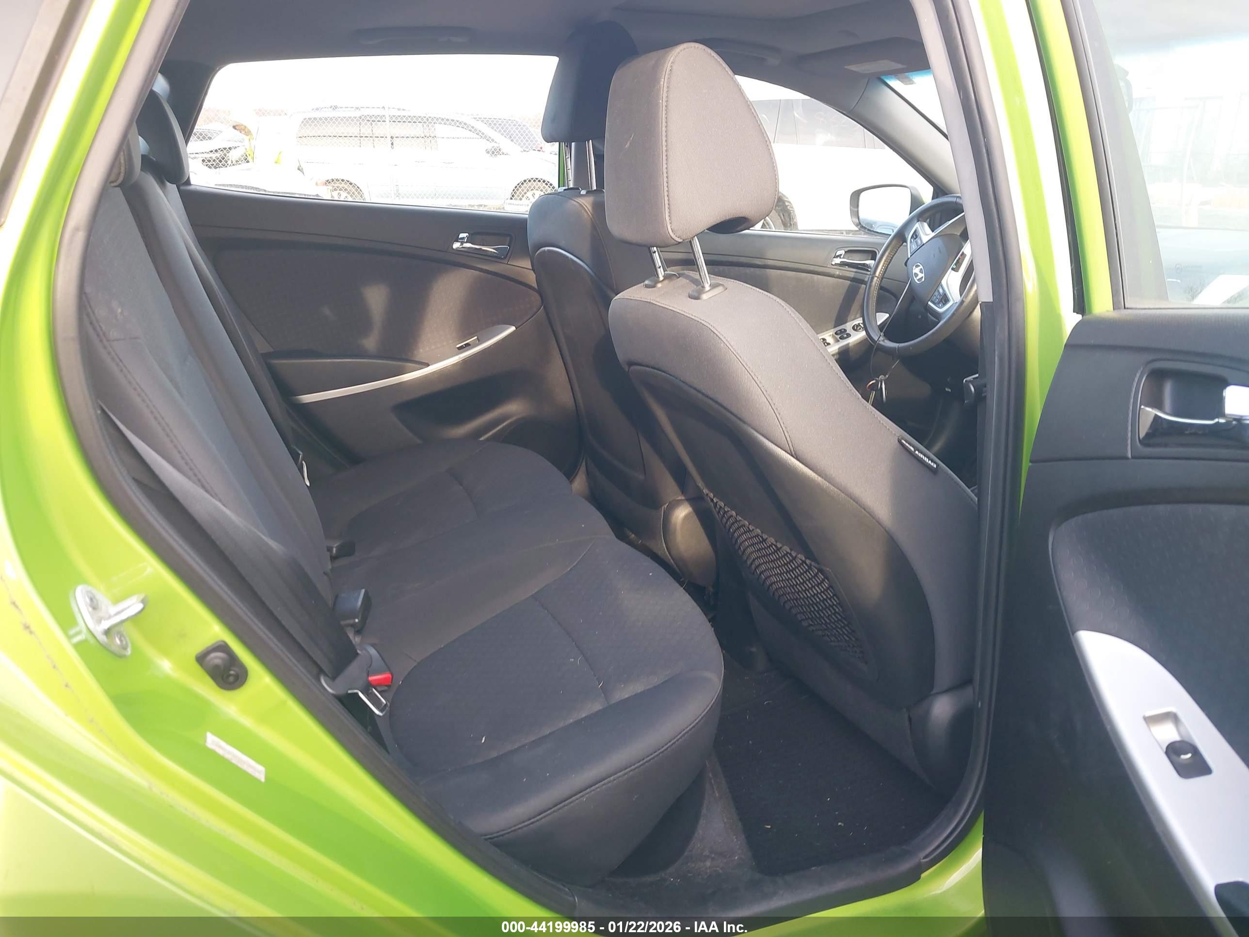 HYUNDAI ACCENT image 8