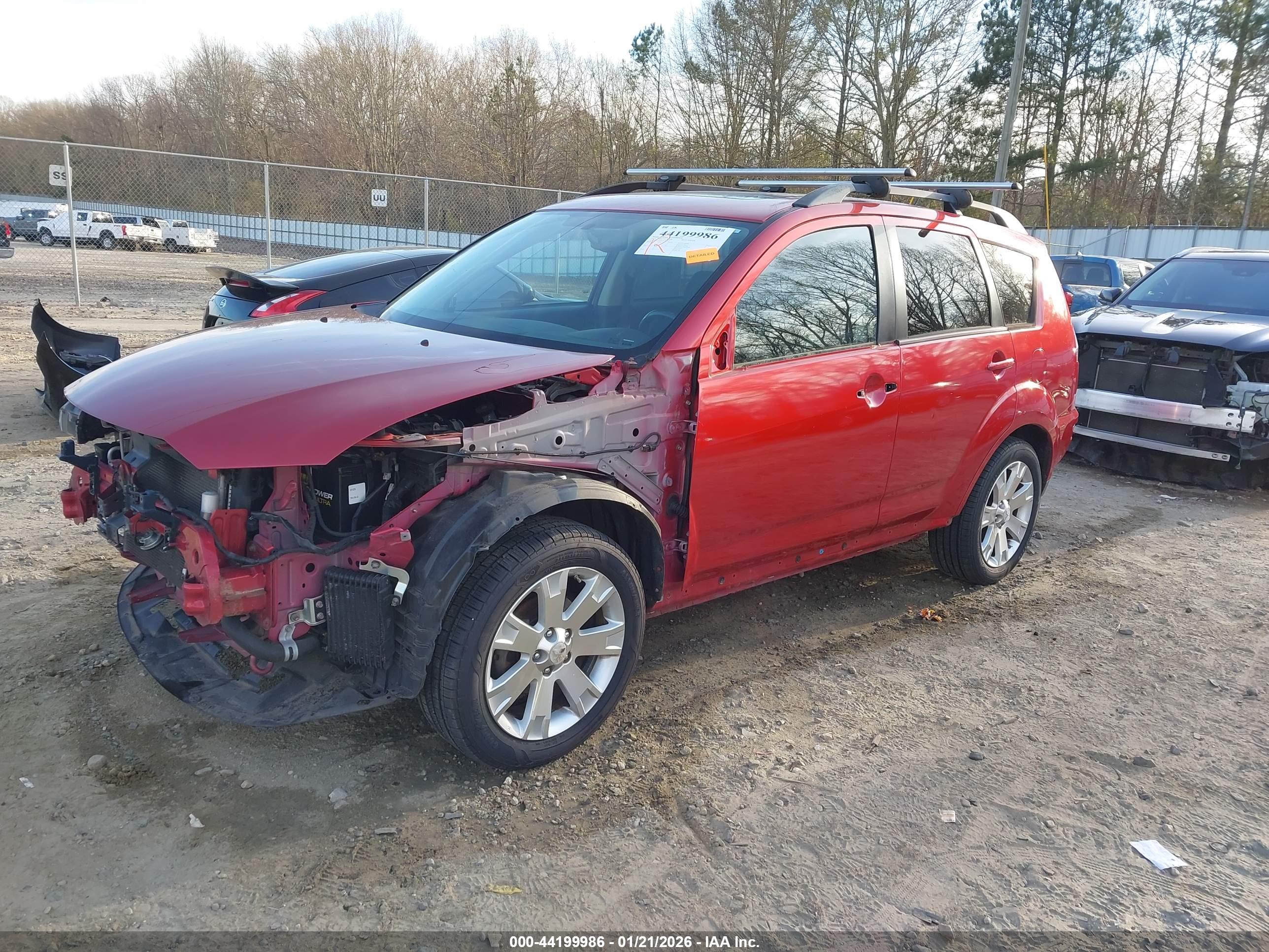 MITSUBISHI OUTLANDER image 2