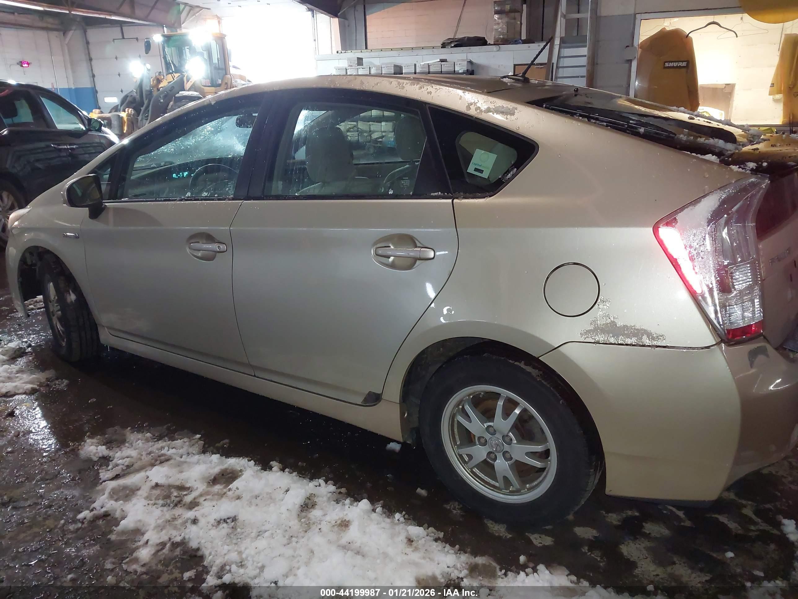 TOYOTA PRIUS image 3